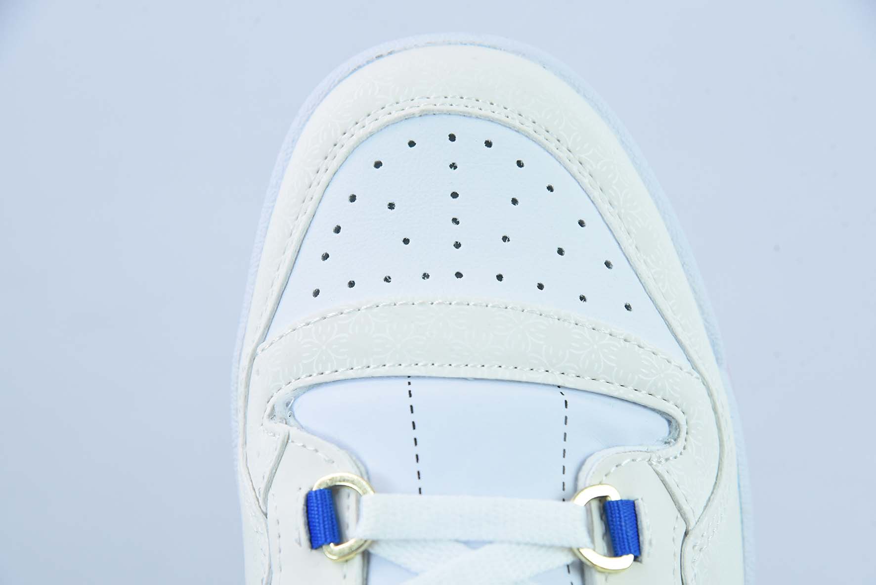 슈퍼플라이 x 오리지널스 포럼 84 로 아딜리셔스 로마 시리즈 벨크로 로우탑 레트로 레이스업 다용도 캐주얼 트레이너 ‘화이트 블루 레드 리플렉티브’ H 사이즈: 36-45