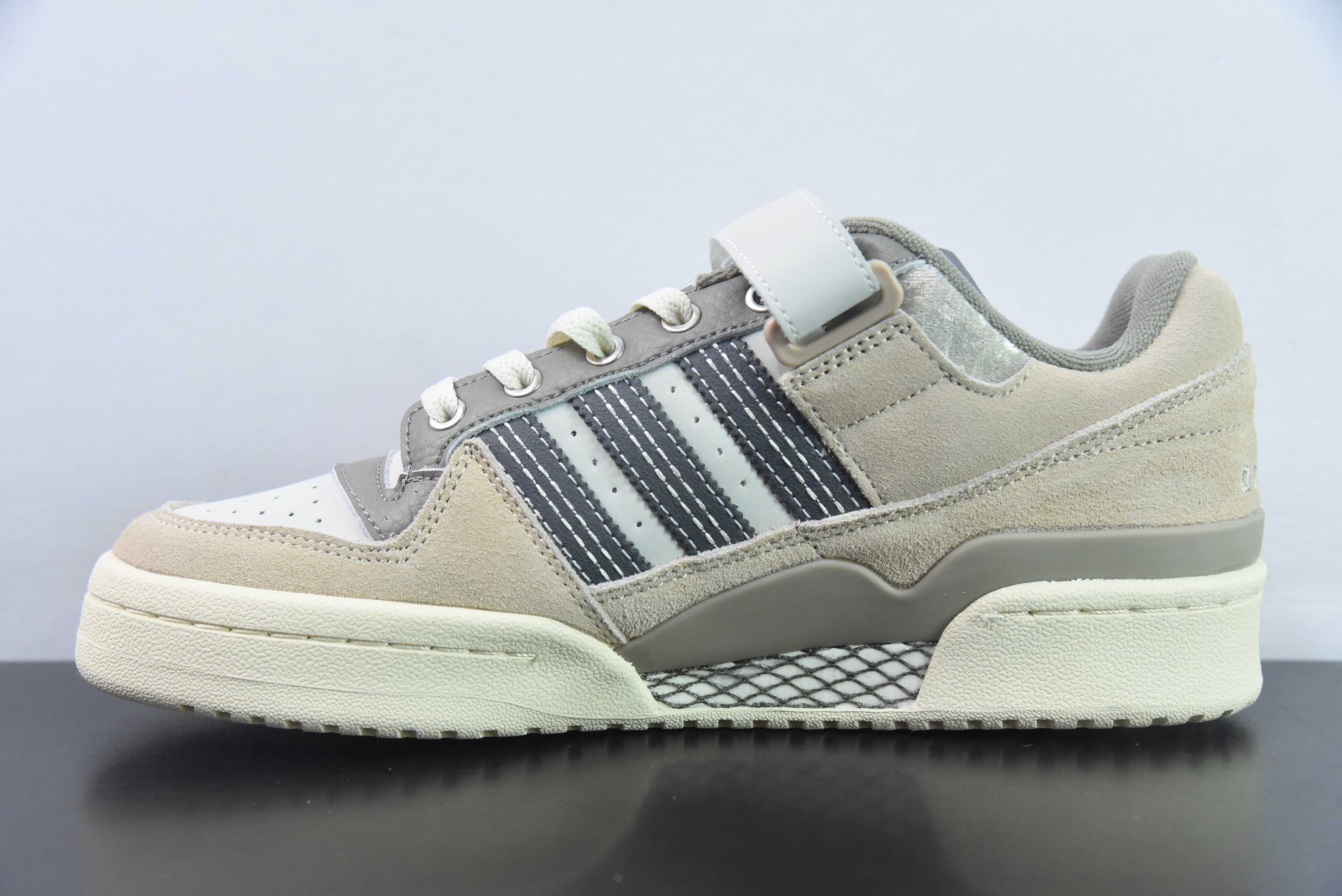 포스 x 아디다스 오리지널스 포럼 84 로우 0은 ∞가 될 수 있다 로마 벨크로 로우탑 텀블 베이지 브라운 자수 좌표 IE0026 사이즈: 36-45