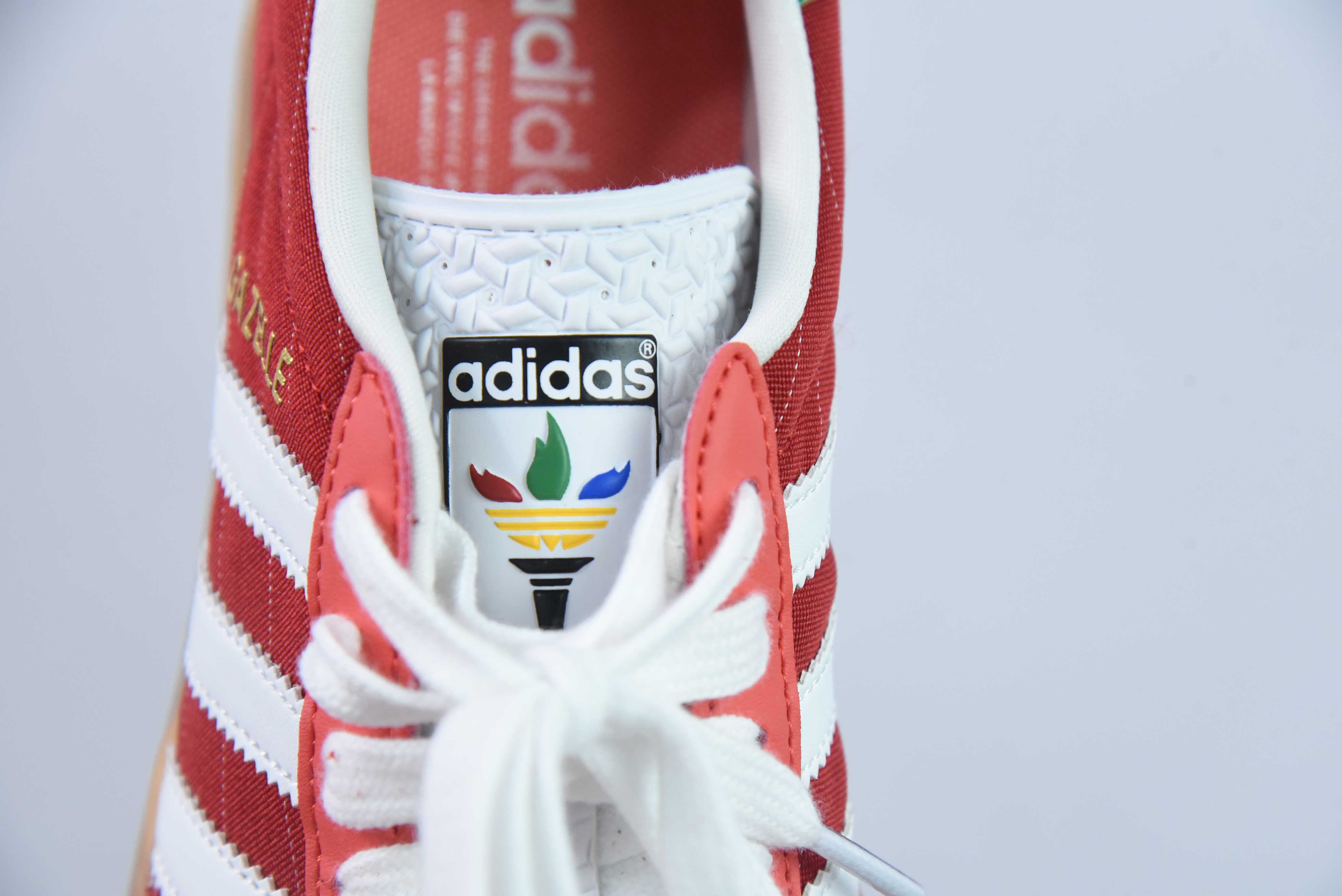 AD 오리지널 가젤 실내 트레이너 로우탑 빈티지 백 백 캐주얼 스포츠 독일 트레이닝 윈드 보드 슈즈 품목 번호: IF9641 사이즈: 35.5-44