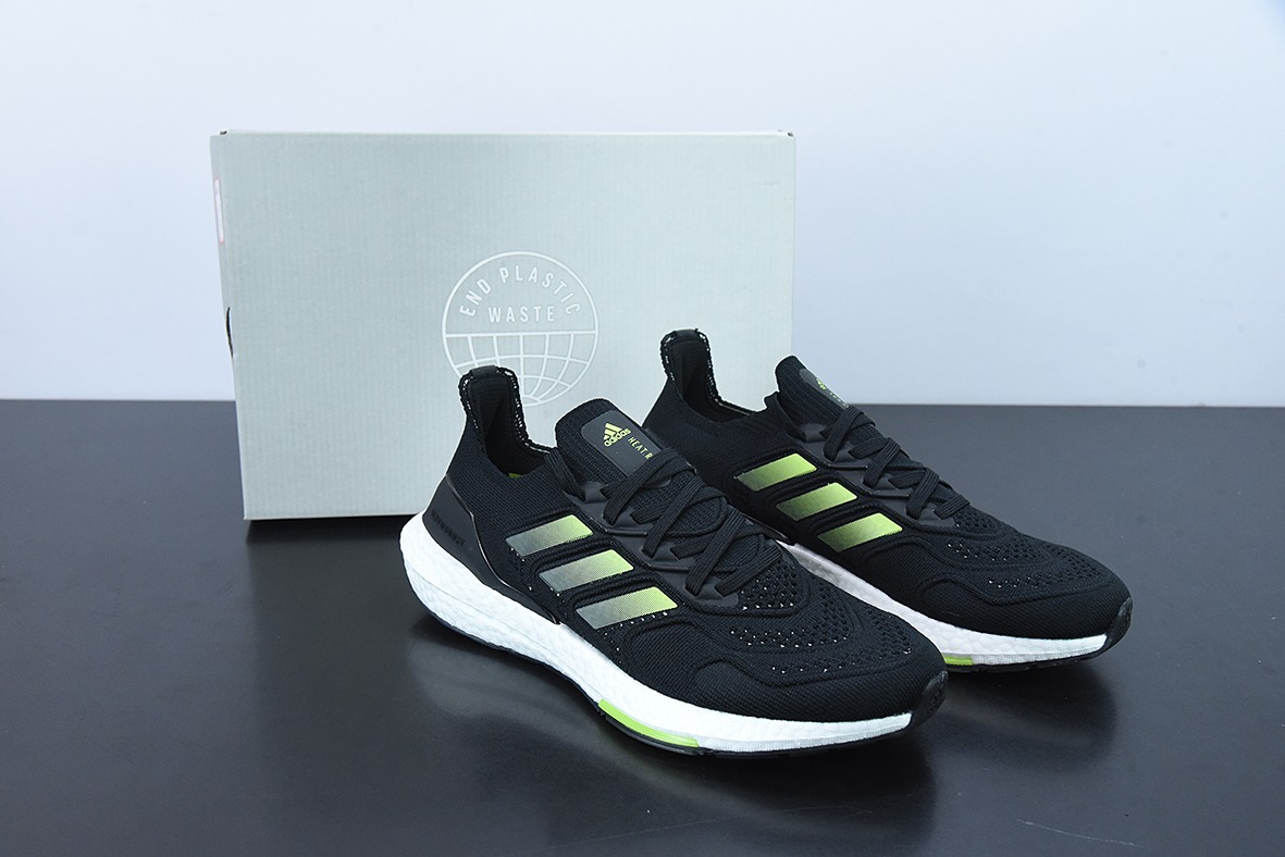 아디다스 아디다스 U 업 트라부스트 22 빈티지 러닝화 풀 메쉬 원단의 신발 바디 아이템 번호: HO1172 사이즈: 36-46