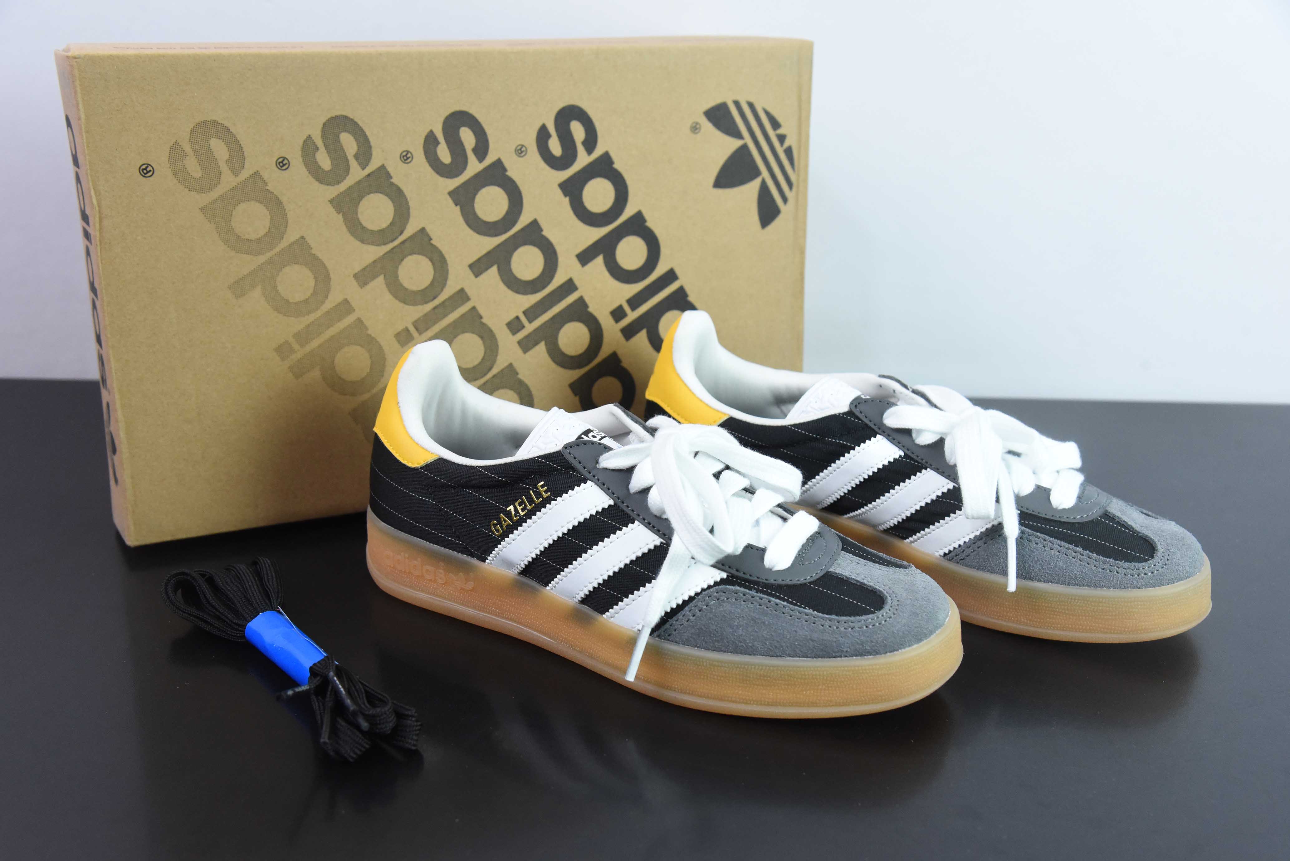AD 오리지널 가젤 실내 트레이너 로우탑 레트로 빈티지 캐주얼 스포츠 독일 트레이닝 스타일 보드 슈즈 아이템 번호: IF9642 사이즈: 35.5-44