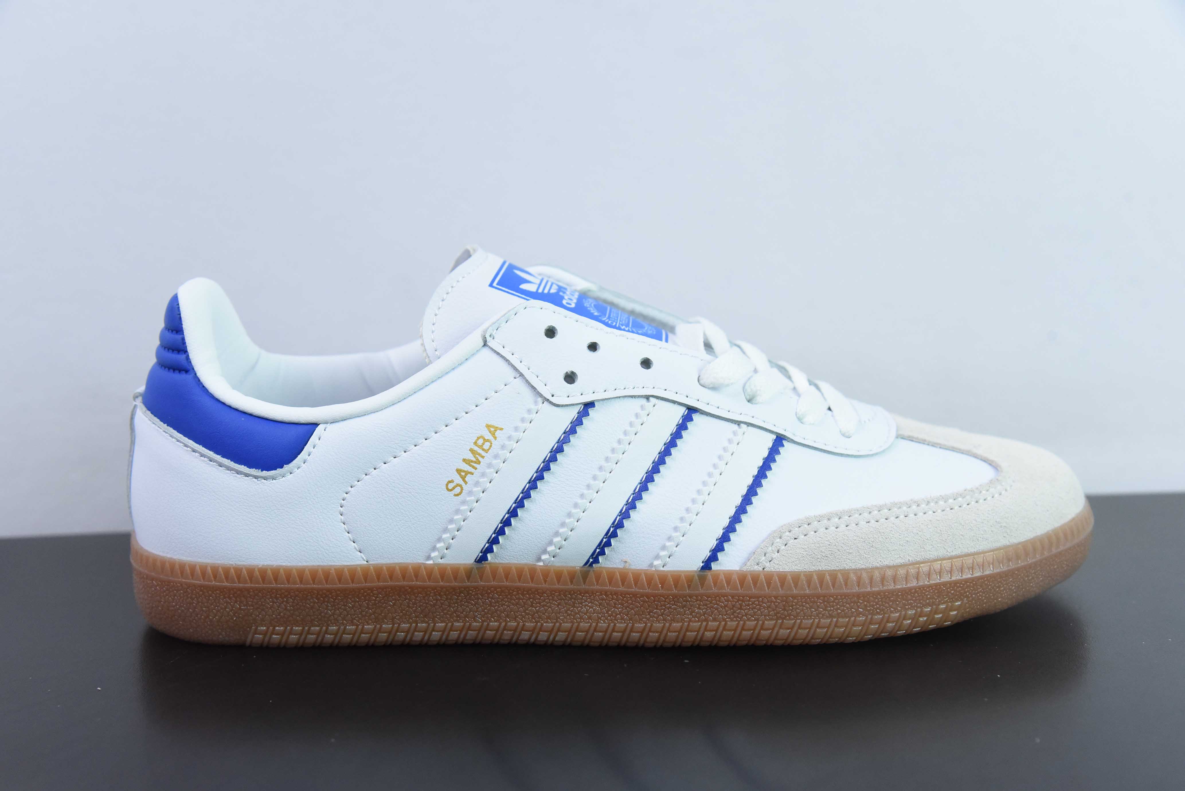 아디다스 삼바 비건 3411 삼바 메모리얼 데이 컬렉션 아이템 번호: IG2339 사이즈: 36-45