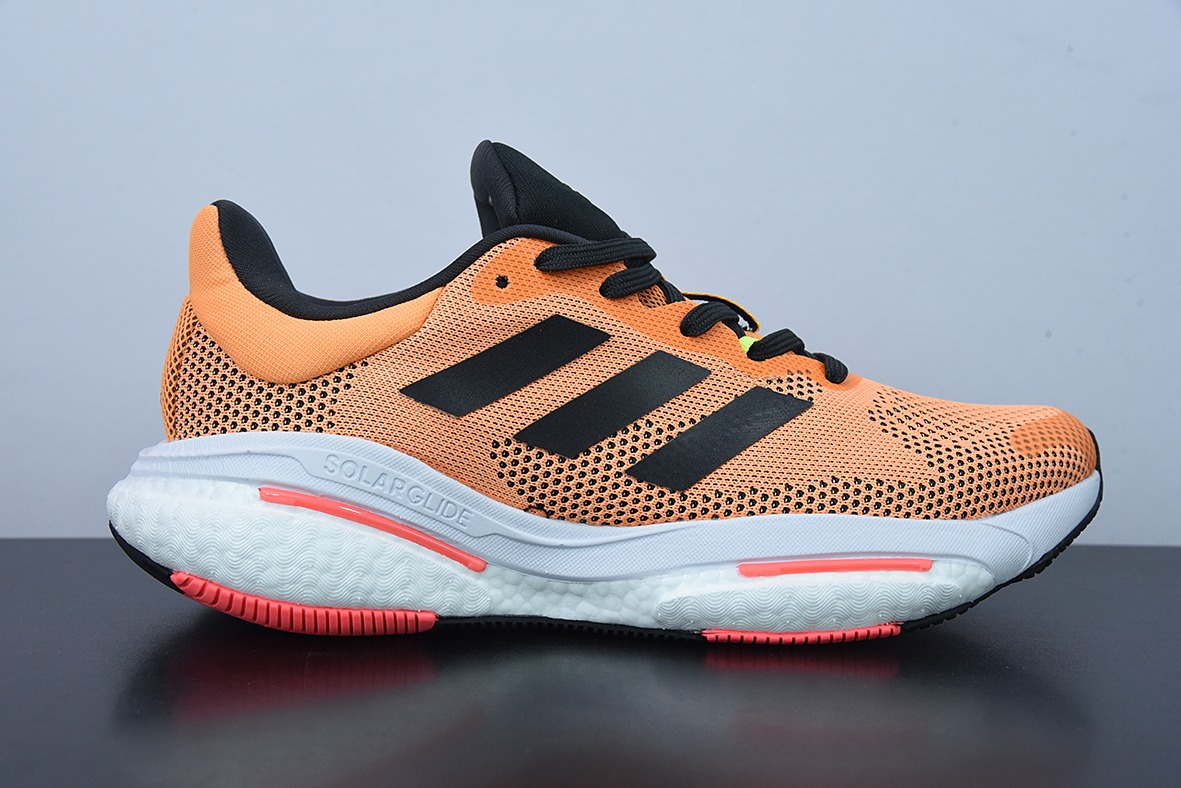 아디솔라 글라이드 5 울트라 스트레치 팝콘 미드솔 캐주얼 러닝화 GX5470 쿠셔닝 부스트 미드솔로 탁월한 착화감 제공 사이즈: 39 40 40.5 41 42 42.5 43 44 45