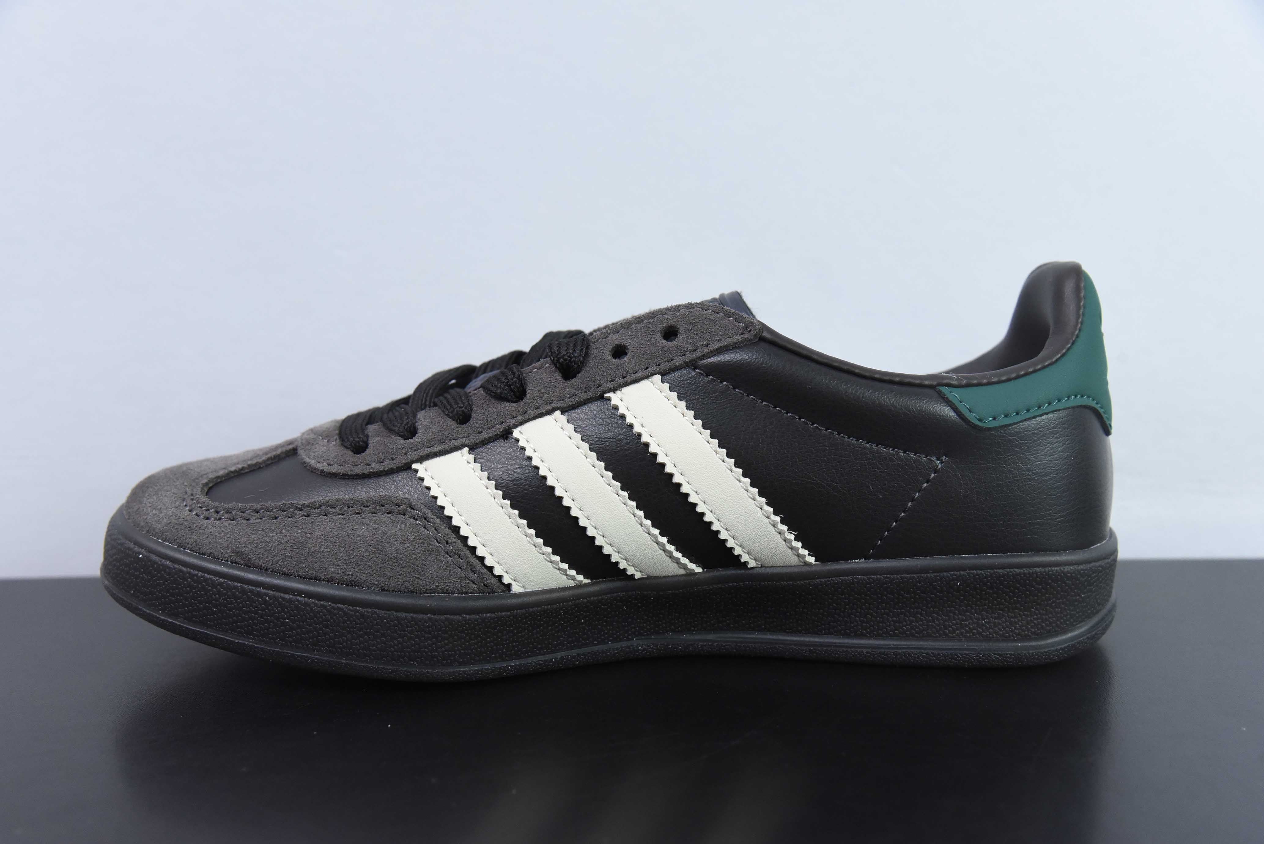 AD 오리지널 가젤 실내 트레이너 가젤 실내화 시리즈 로우 탑 빈티지 다목적 캐주얼 운동 독일 트레이닝 스타일 보드 슈즈 아이템: IH0374 사이즈: 35.5-41