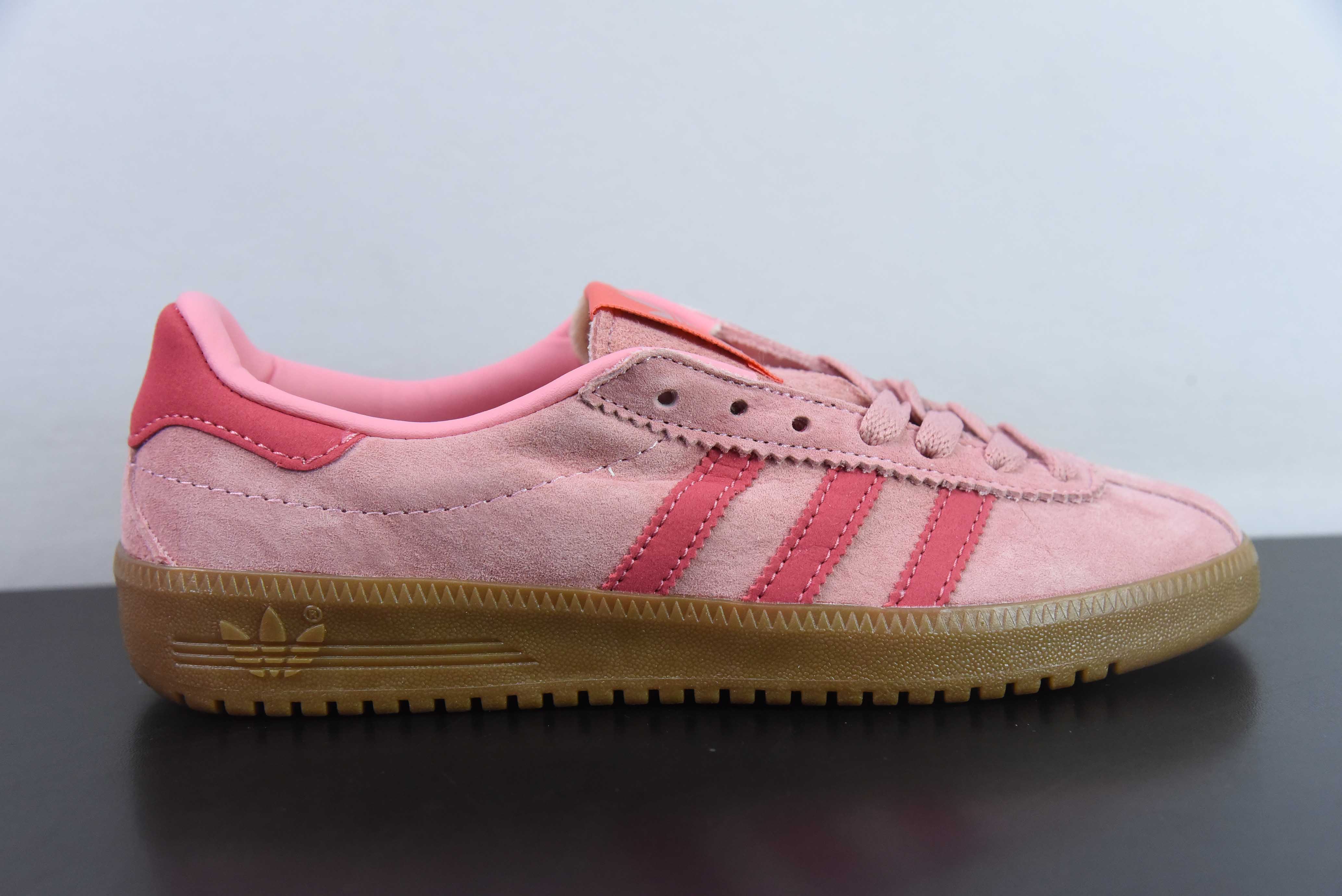 Ad 오리지널스 버뮤다 IH0302 아디 미끄럼 방지 웨어러블 경량 로우탑 보드숏 사이즈: 36-40