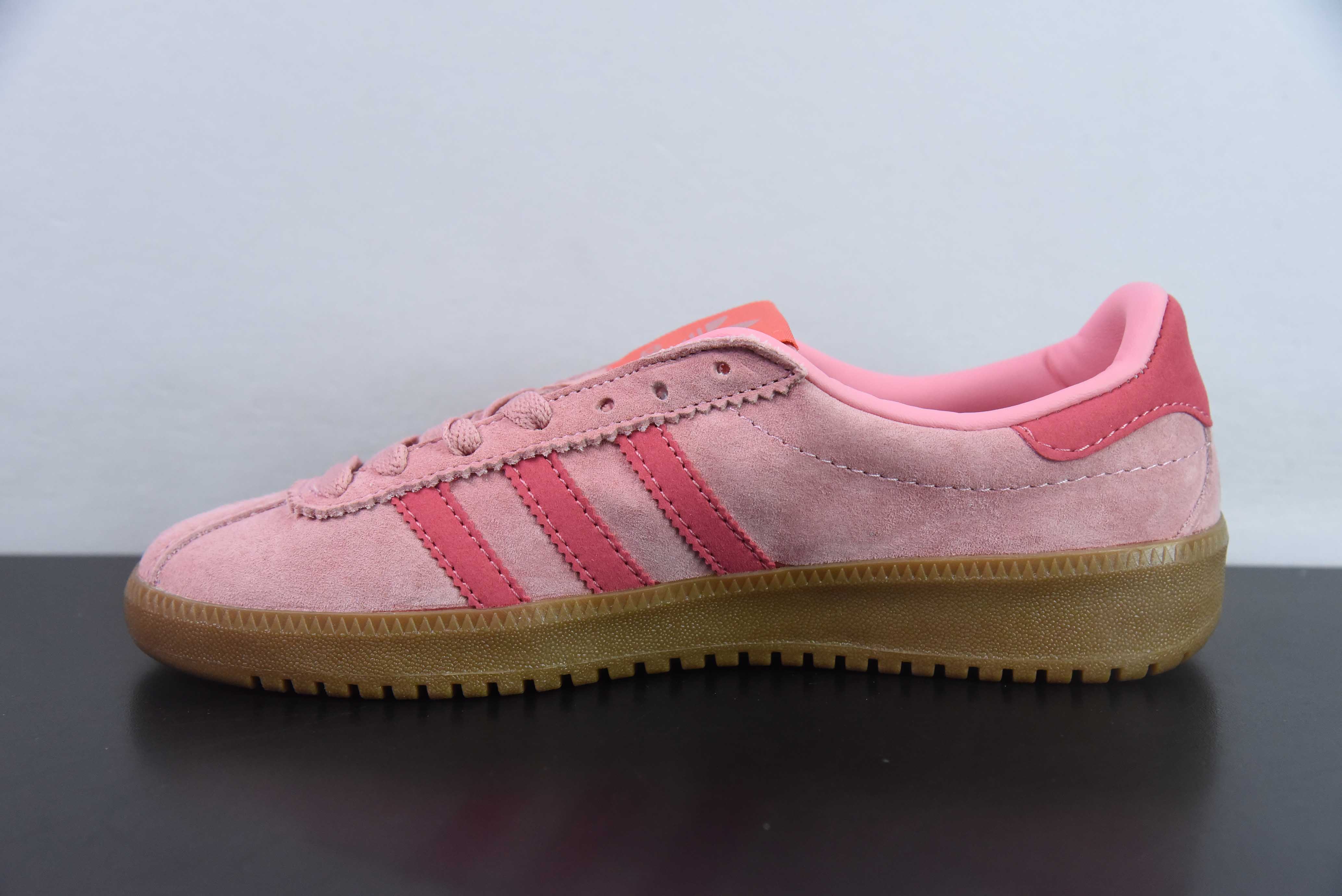 Ad 오리지널스 버뮤다 IH0302 아디 미끄럼 방지 웨어러블 경량 로우탑 보드숏 사이즈: 36-40