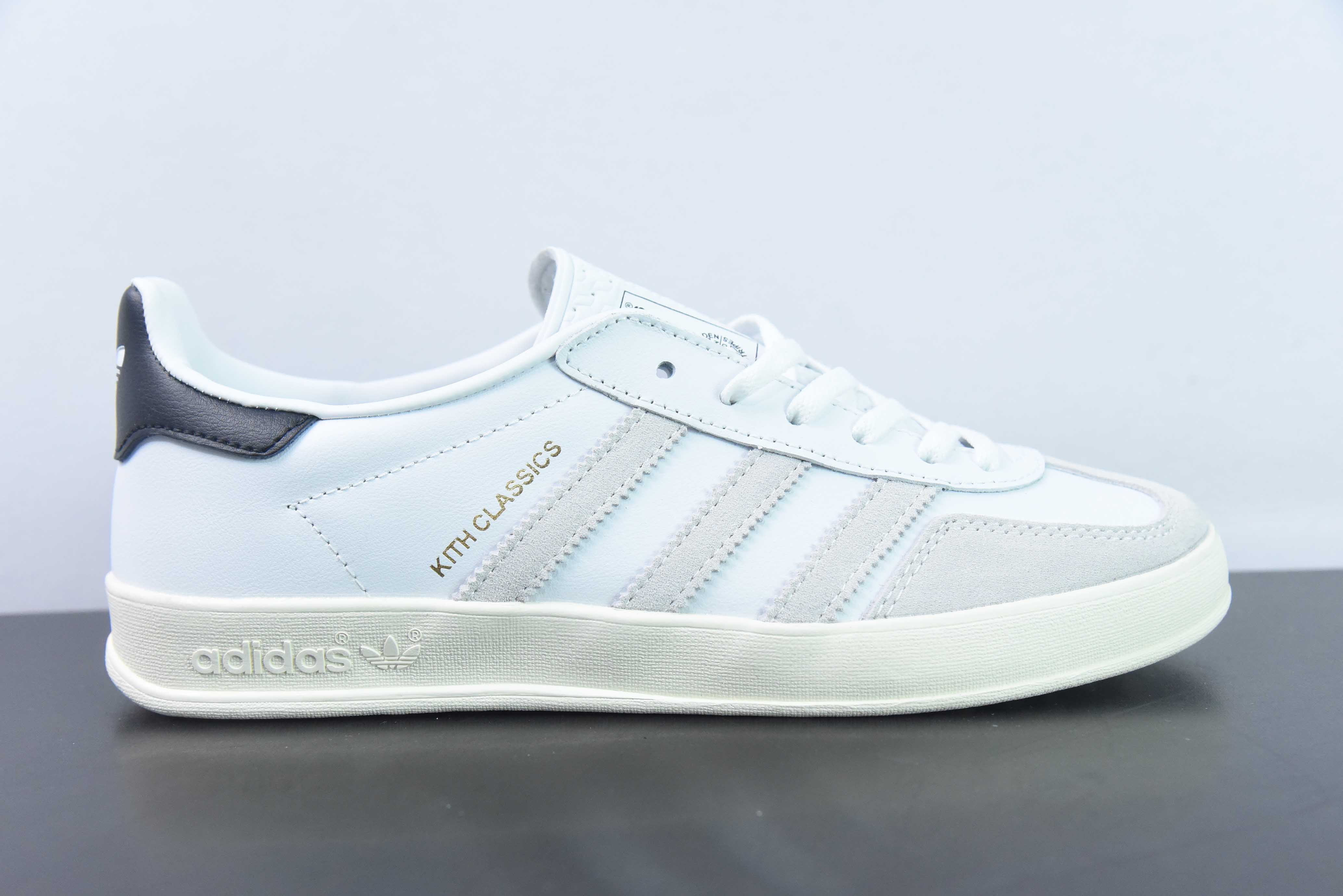 AD 오리지널스 가젤 인도어 × 키스 공동 브랜드 캐주얼 컴포트 경량웨어 로우탑 보드쇼츠 상품 번호: IE2572 사이즈: 36-45