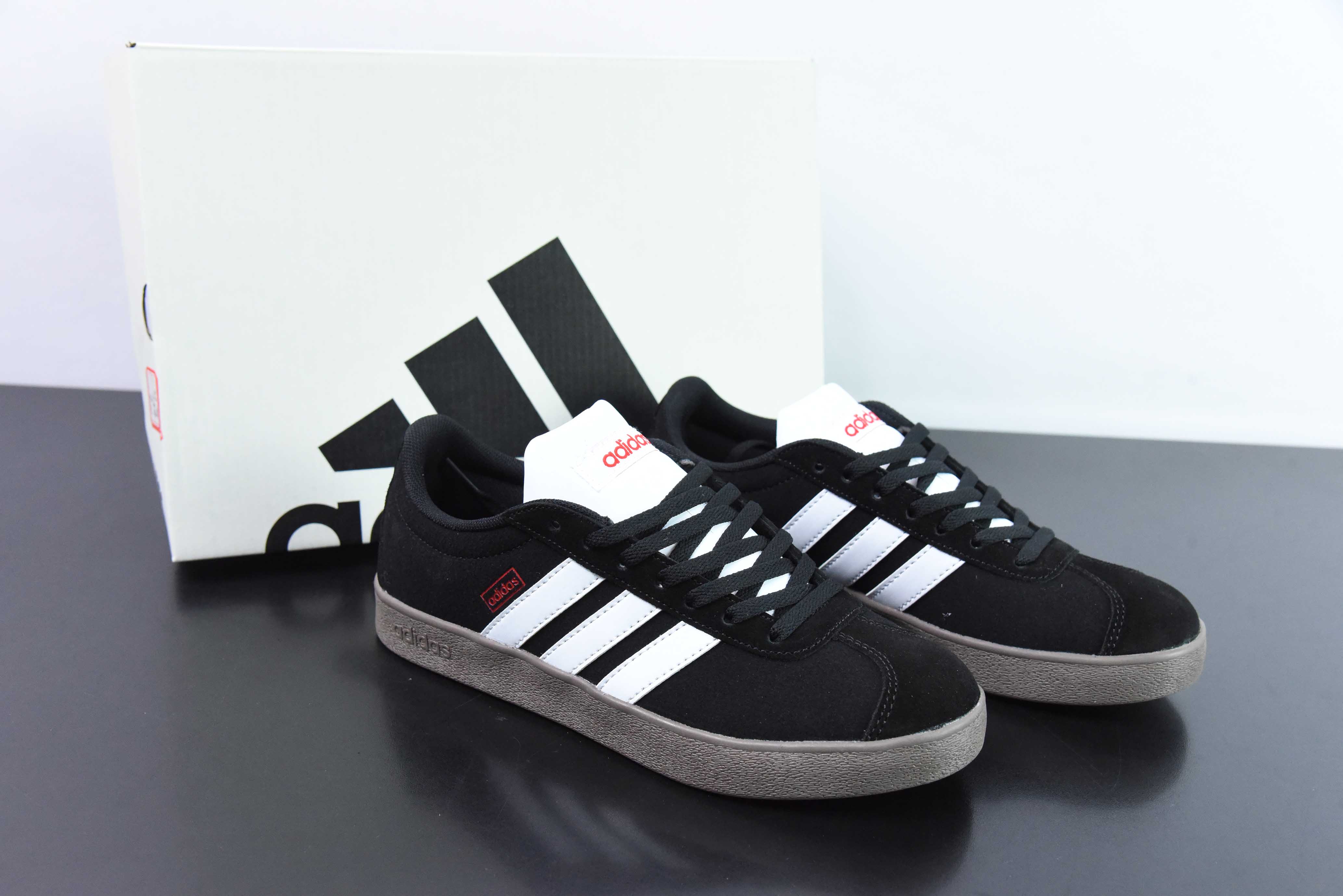 아디다스 네오 VI 코트 라이프스타일 캐주얼 티토 슈즈 컴포트 라이트 웨이트 백 보드 슈즈 블랙 앤 화이트 상품 번호 HQ1801 사이즈: 36-45