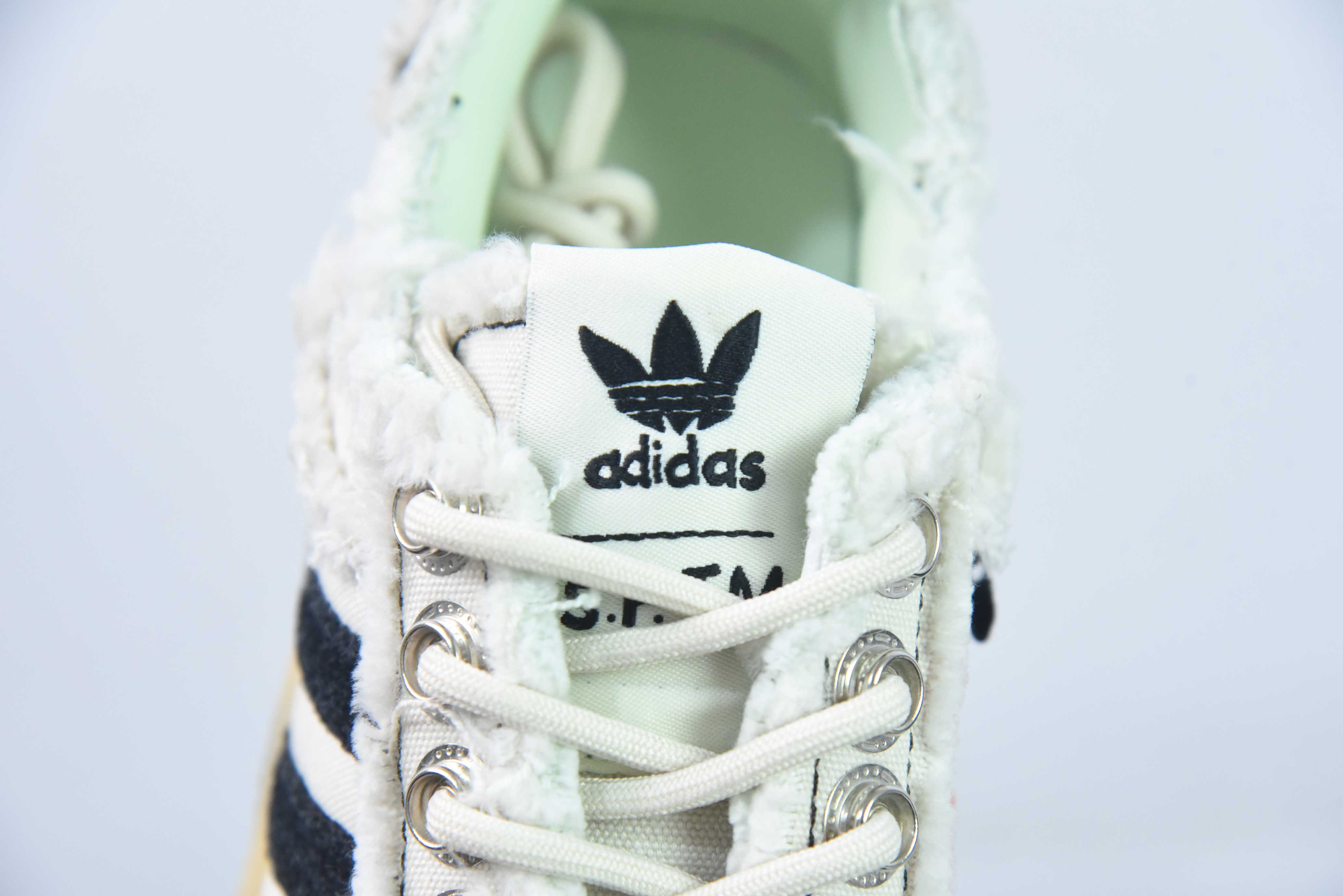 송 포 더 뮤트 x 애드 오리지널스 캠퍼스 80년대 공동 브랜드 아디 샴록 로우탑 캐주얼 슈즈 아이템: ID4818 사이즈: 36-45