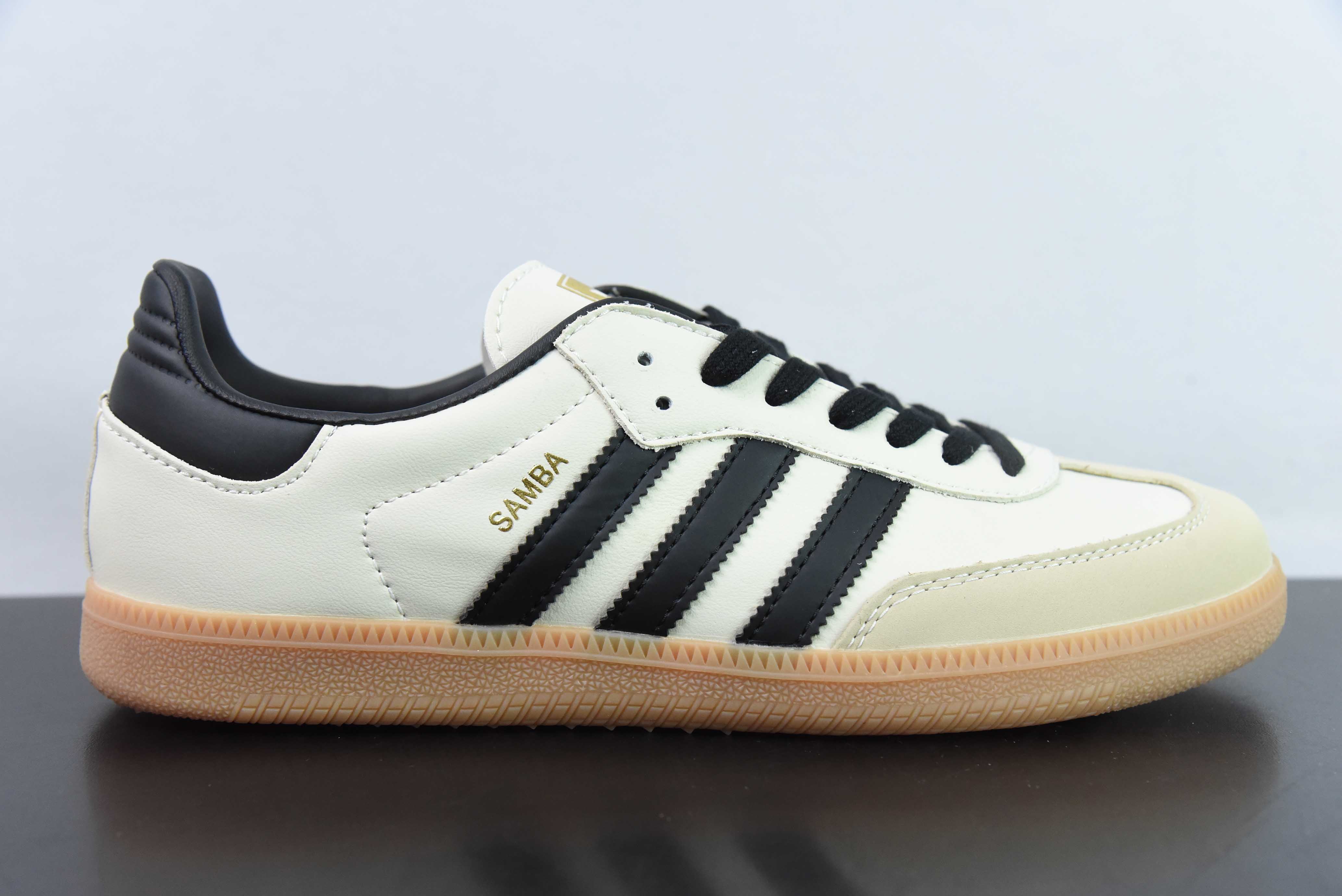 아디다스 오리지널스 삼바 OG 미끄럼 방지 내마모성 로우탑 크리켓 슈즈 남성용 및 여성용 아이템 번호: ID0478 사이즈: 36-45