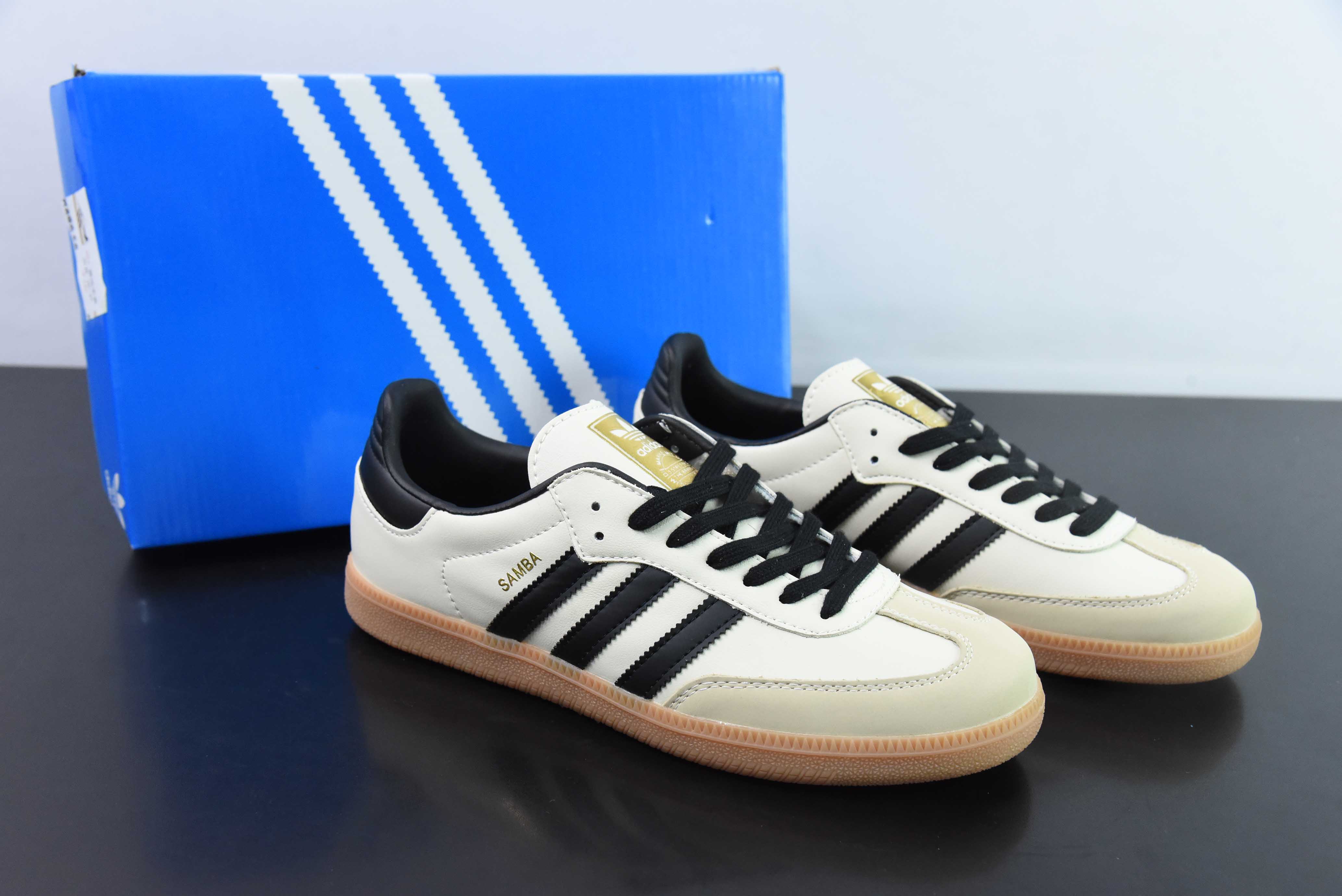 아디다스 오리지널스 삼바 OG 미끄럼 방지 내마모성 로우탑 크리켓 슈즈 남성용 및 여성용 아이템 번호: ID0478 사이즈: 36-45