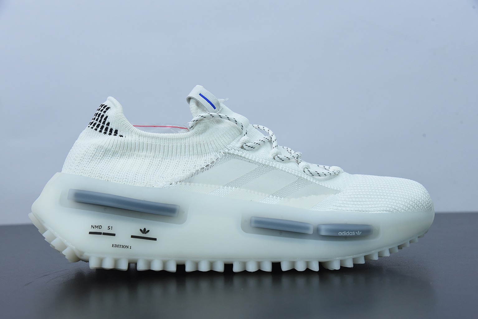 기프트 박스 광고 NMD S1 부스트 팝콘 스포츠 러닝화   화이트 아이템 번호: GZ7900 사이즈: 36-45
