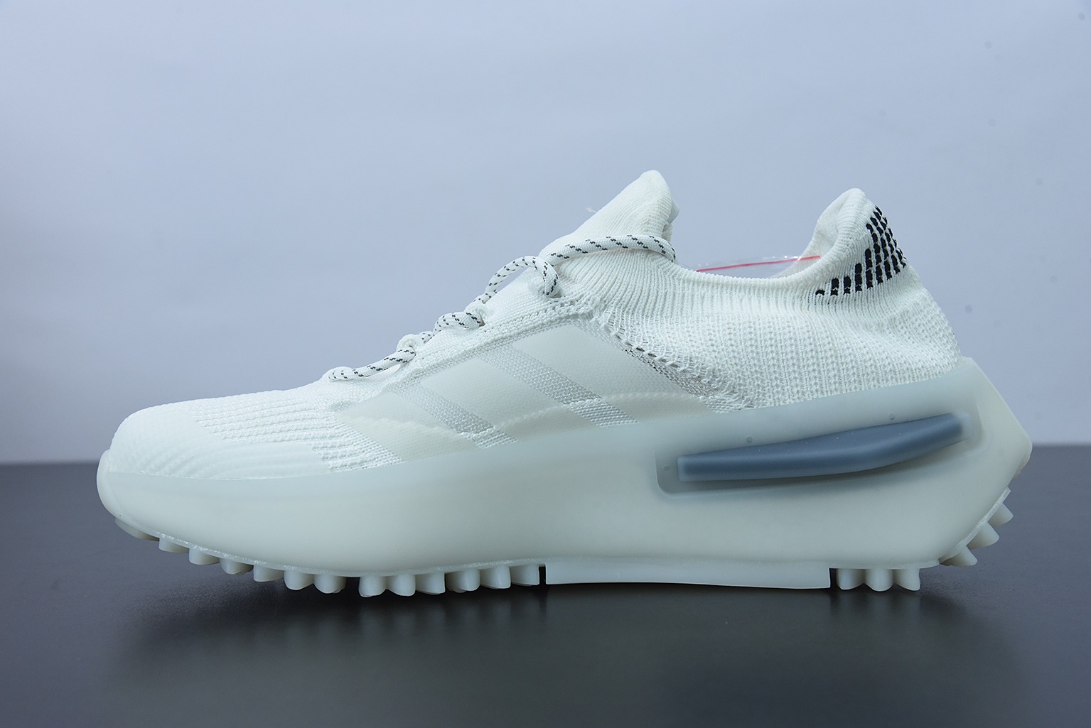 기프트 박스 광고 NMD S1 부스트 팝콘 스포츠 러닝화   화이트 아이템 번호: GZ7900 사이즈: 36-45