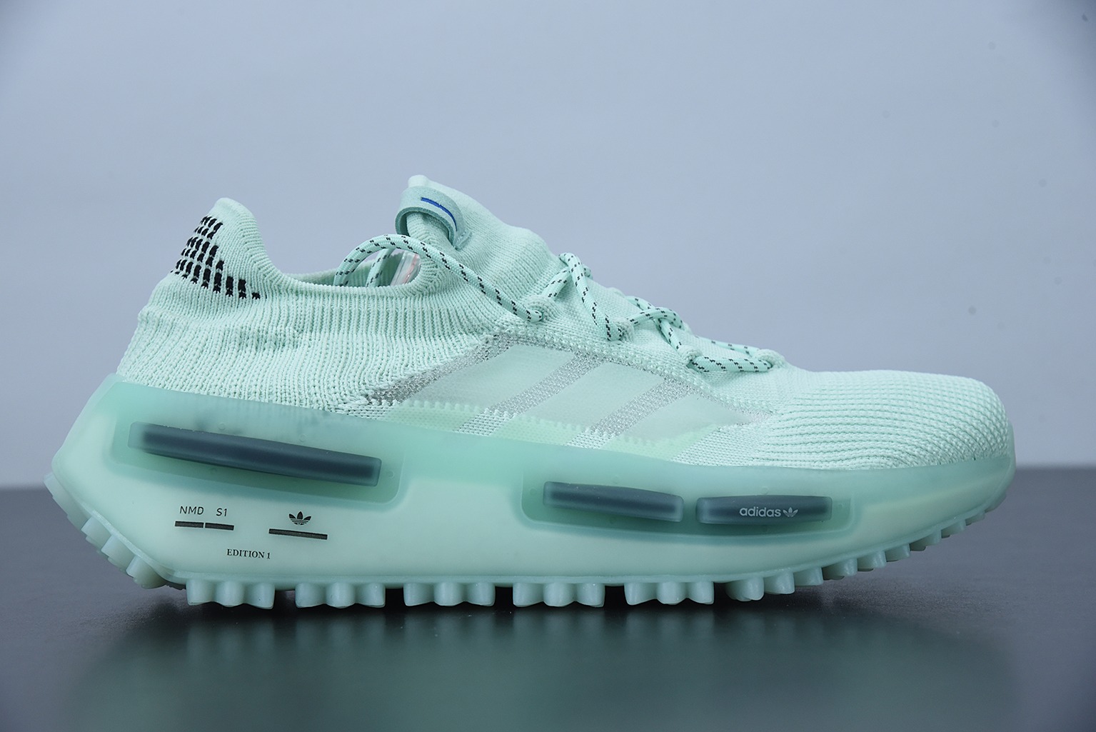 기프트 박스 광고 NMD S1 부스트 팝콘 스포츠 러닝화 민트 그린 아이템: GZ7900 사이즈: 36-45