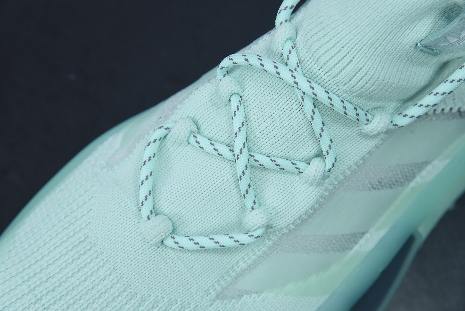 기프트 박스 광고 NMD S1 부스트 팝콘 스포츠 러닝화 민트 그린 아이템: GZ7900 사이즈: 36-45