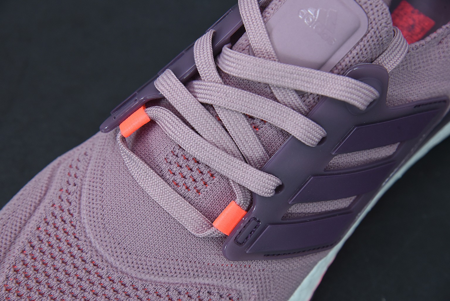 광고 울트라 부스트 22 컨소시엄 아디다스 뉴 8.0 두꺼운 솔 팝콘 러닝화 아이템 번호: GX5588 사이즈: 36-39