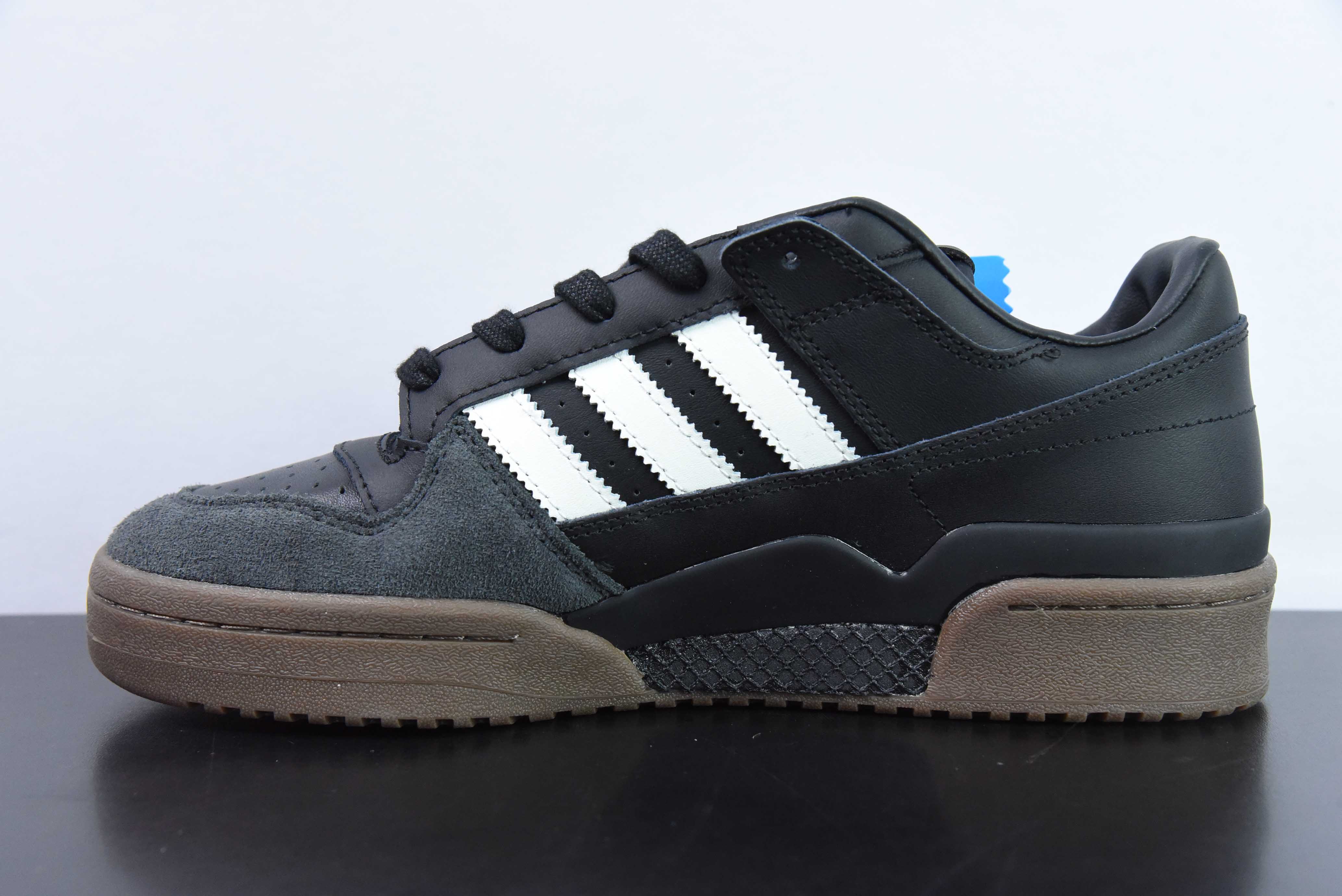 아디다스 오리지널스 포럼 로우 CL 카운터 동기화 클래식 스포츠 및 레저 보드숏 블랙 아이템: IG3770 사이즈: 36-46