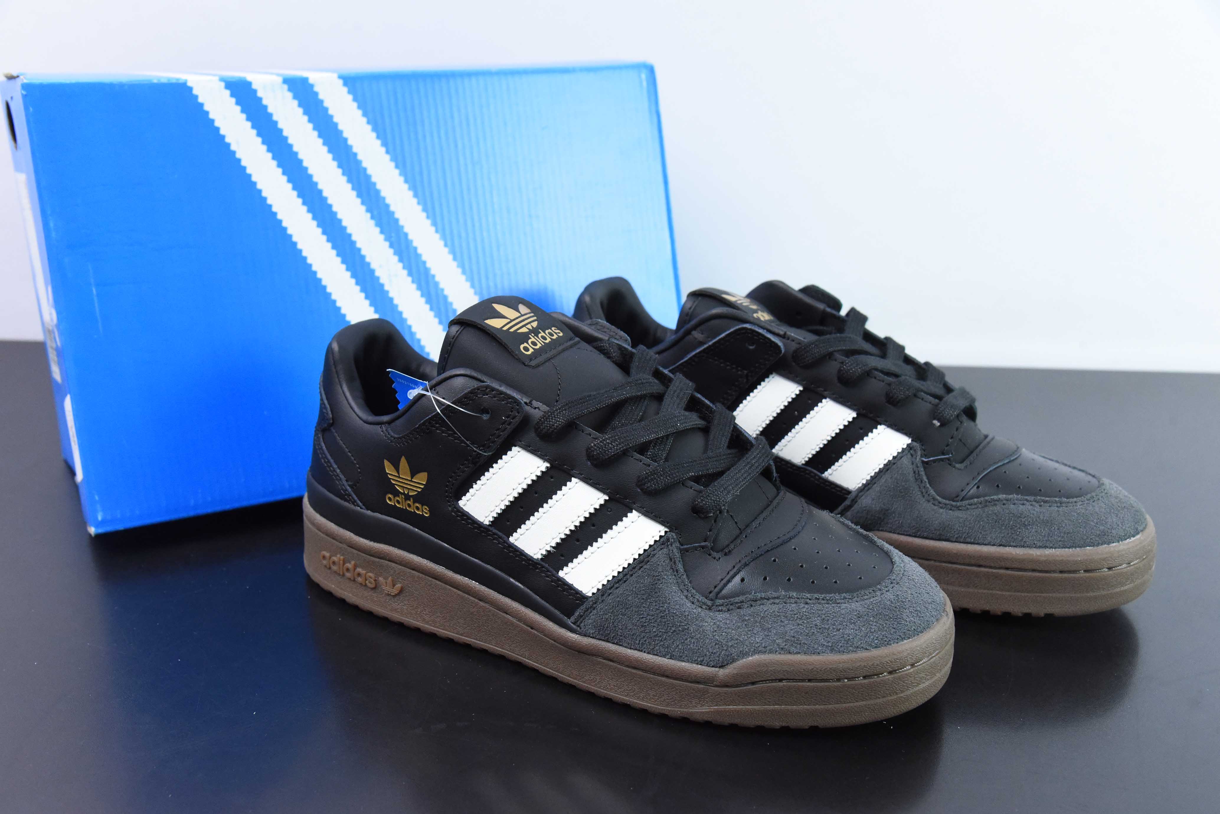 아디다스 오리지널스 포럼 로우 CL 카운터 동기화 클래식 스포츠 및 레저 보드숏 블랙 아이템: IG3770 사이즈: 36-46