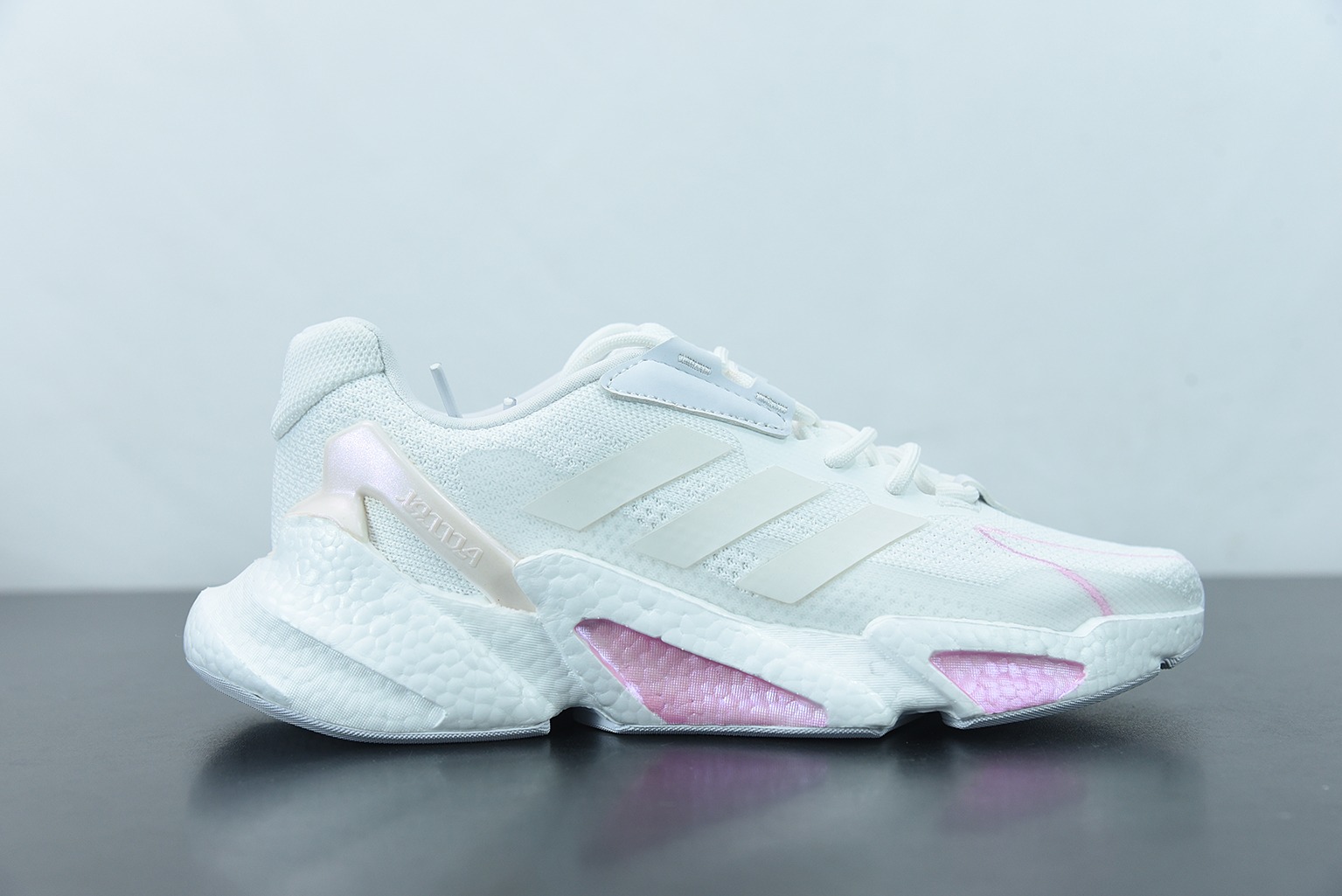 Adi X9000L4 화이트 핑크 애드 부스트 X9000L4 뉴 99 시리즈 레트로 팝콘 러닝화 품목 번호: GX3487 사이즈: 36-39