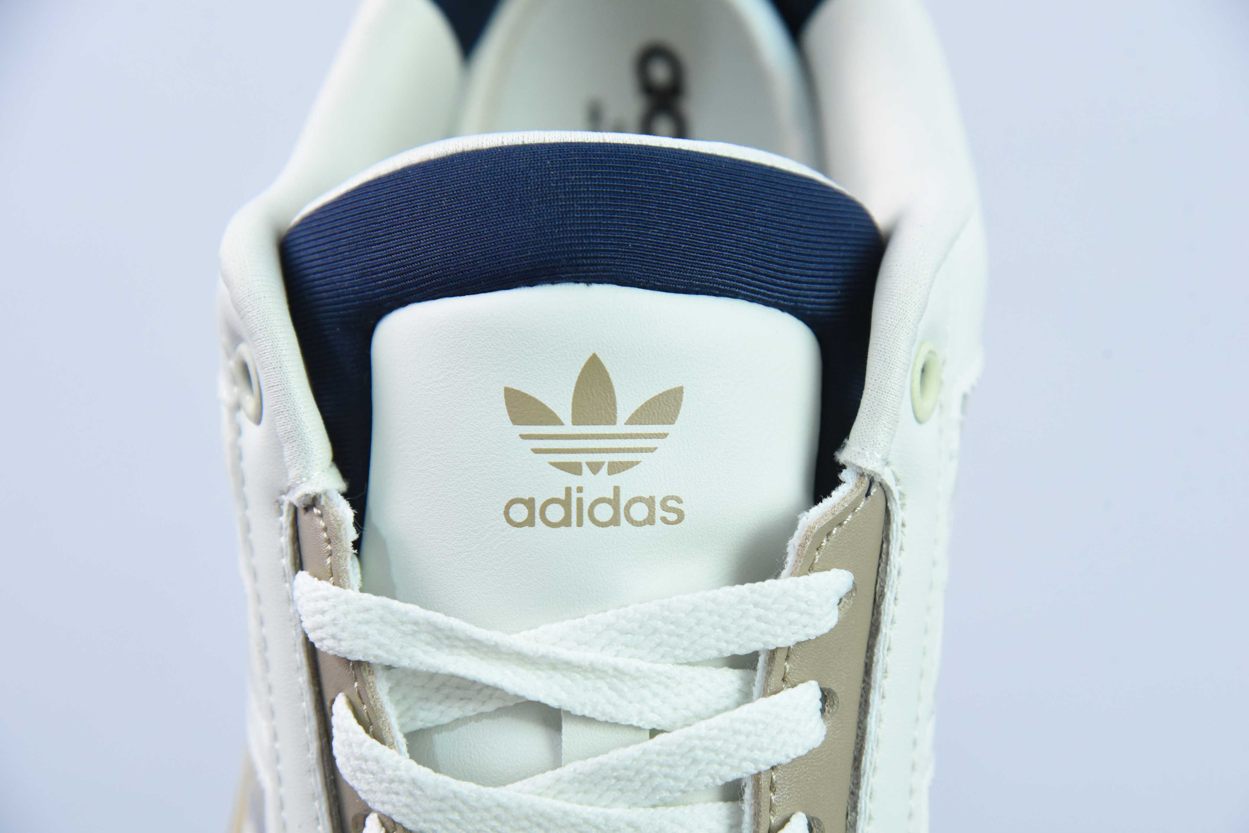 아디다스 드롭 스텝 로우 2.0 로우 탑 클래식 캠퍼스 레트로 보드 슈즈 남성 및 여성 트렌디 탑 가죽 캐주얼 신발 제품 번호: IG4334 사이즈: 36-45