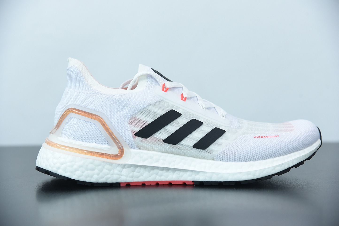 아디 울트라부스트 S.RDY 화이트 메쉬 아이템 번호: FW9771 사이즈: 39-45