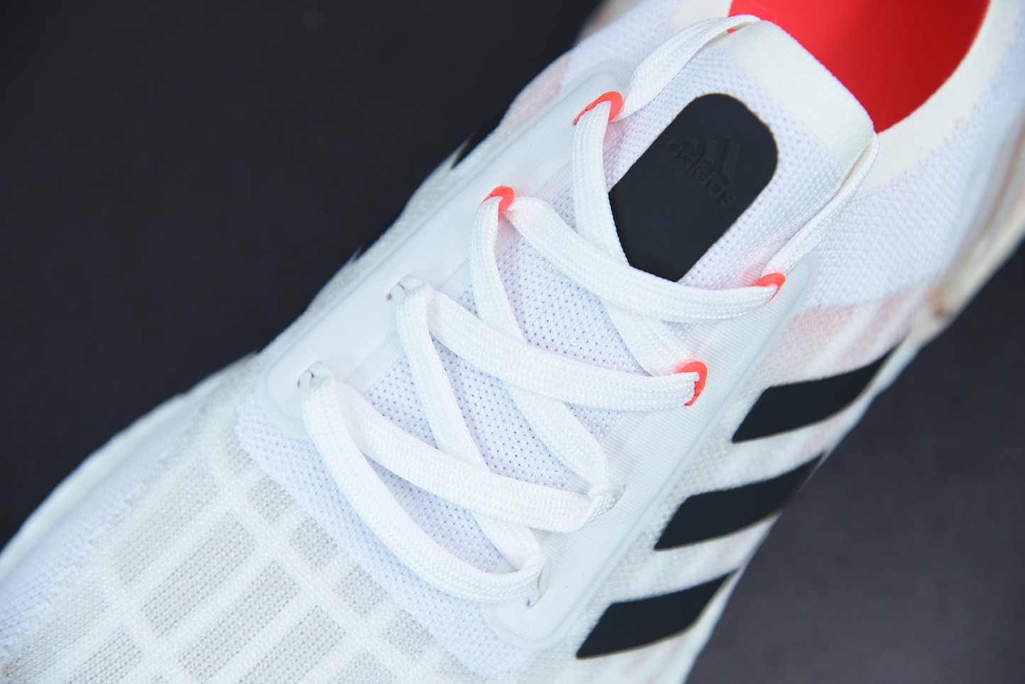 아디 울트라부스트 S.RDY 화이트 메쉬 아이템 번호: FW9771 사이즈: 39-45