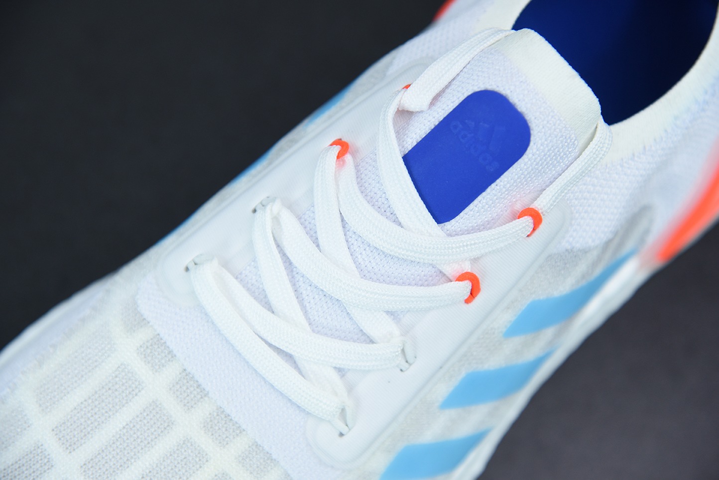 울트라부스트 S.RDY 윈드 시리즈 화이트 블루 오렌지 아이템 번호: FY3470 사이즈: 39-45