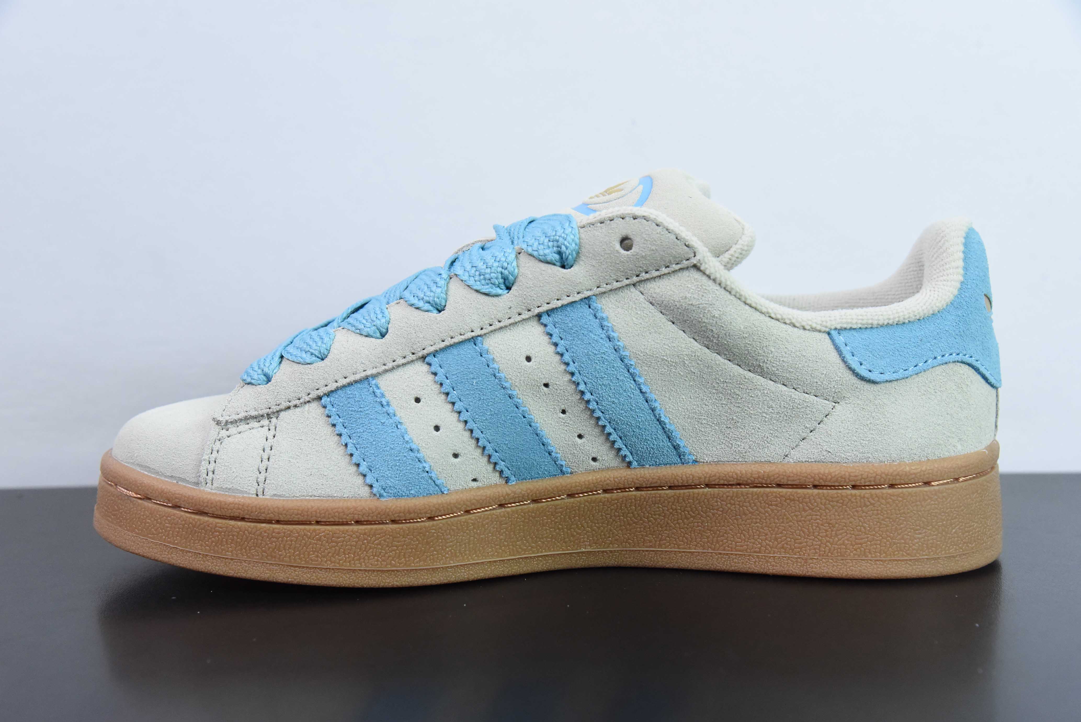 아디다스 오리지널스 캠퍼스 00년대 번 아이템 번호: IE5588 사이즈: 36-45