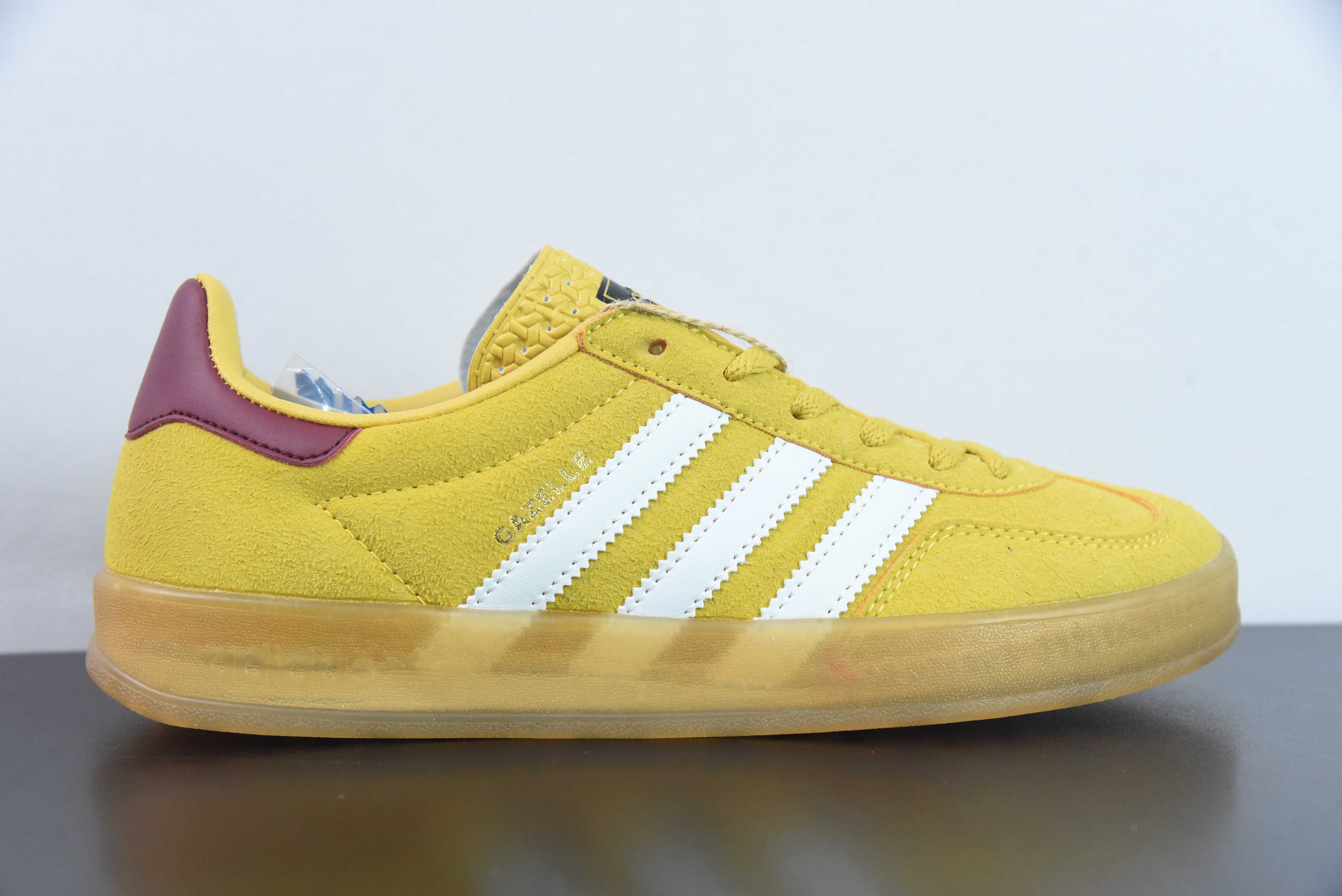 아디다스 오리지널스 가젤 실내용 플립플랍 내마모성 경량 캐주얼 보드숏 아이템 번호: IE7003 사이즈: 36-45