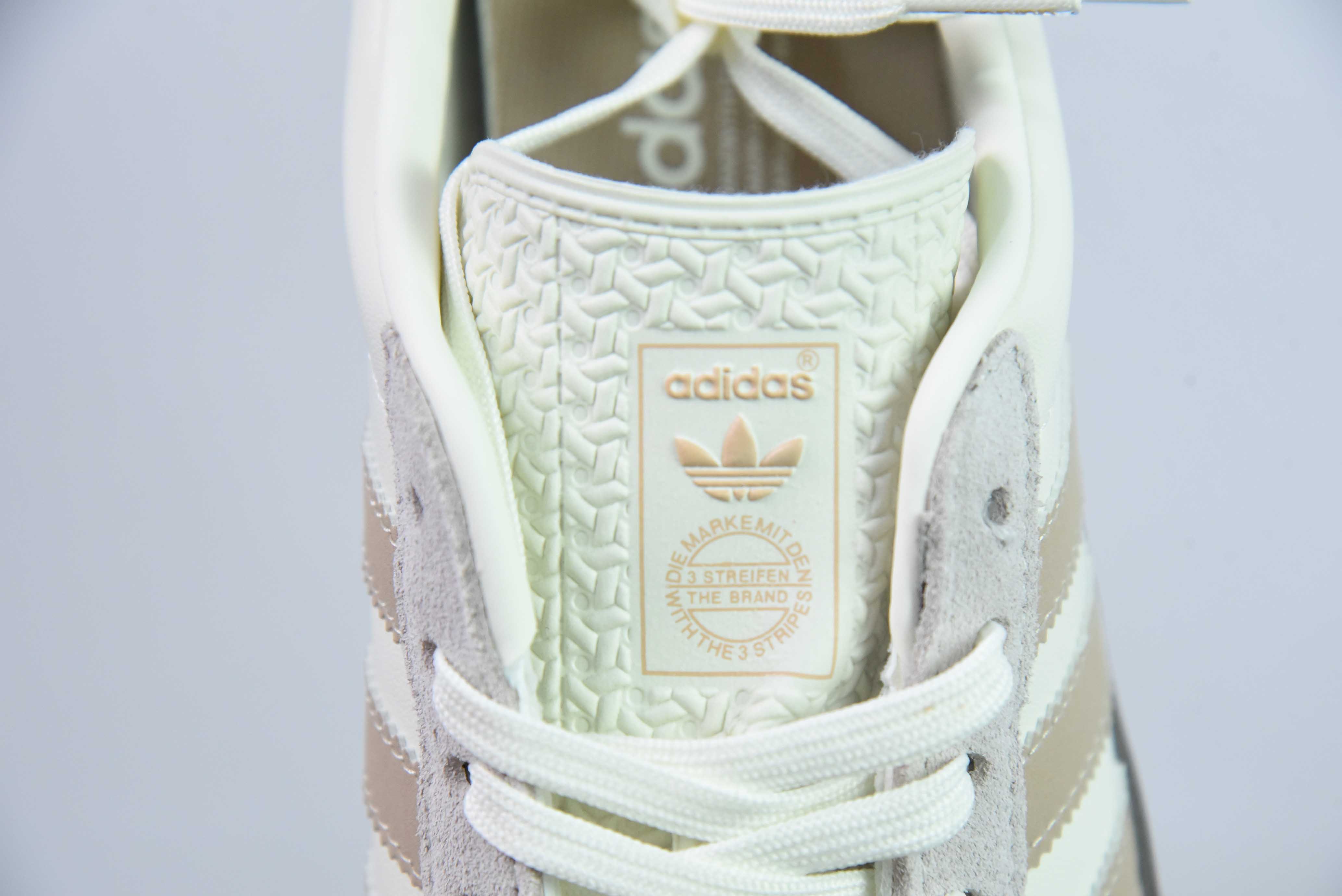 아디다스 오리지널스 가젤 인도어 클로버 캐주얼 미끄럼 방지 내마모성 로우탑 보드숏 밀크티 화이트 카키 와인 레드 생고무 솔 IH0376 사이즈: 35-45