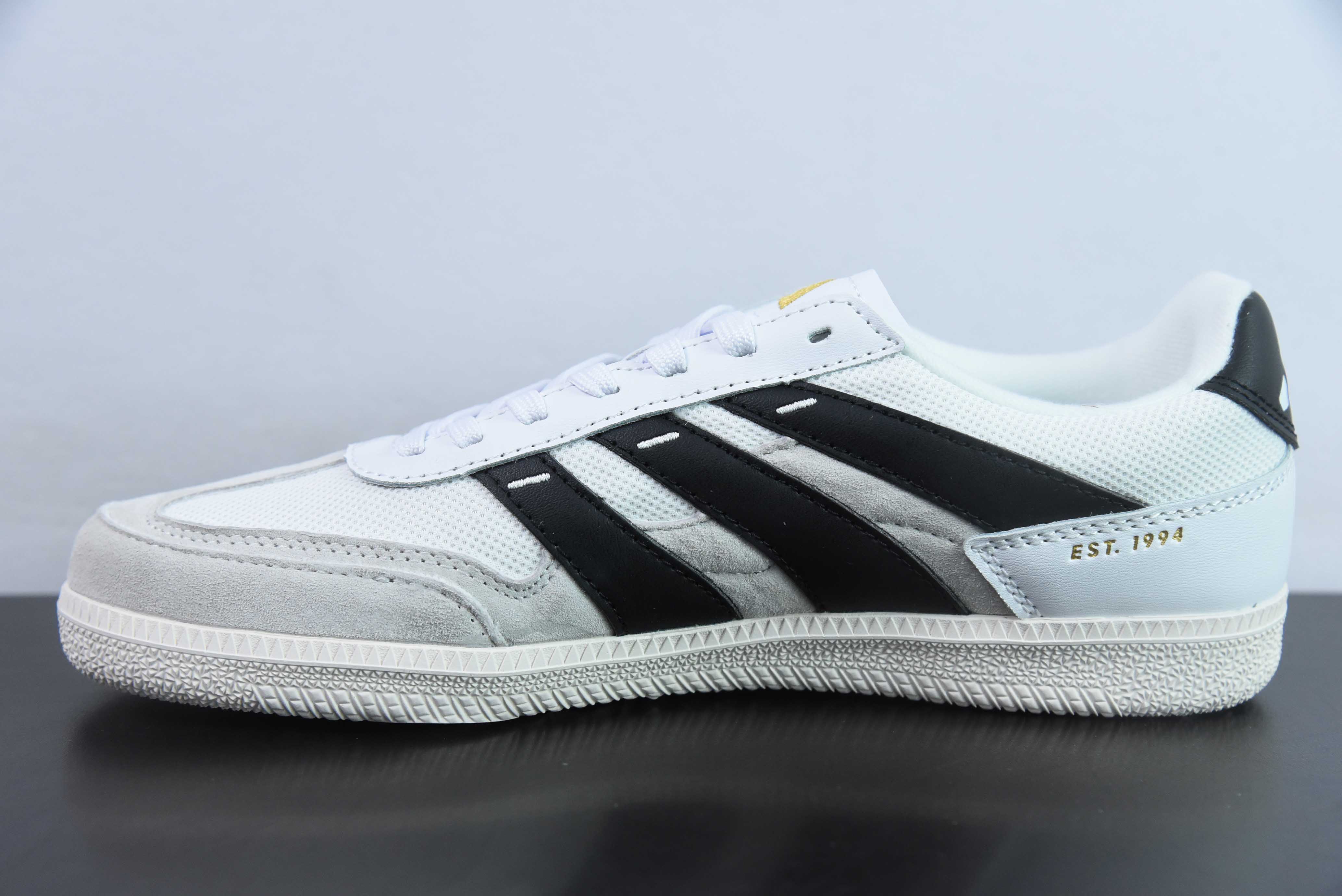 아디다스 프레데터 프리스타일 아디다스 레트로 싱글 사이즈: 36-45 품목: IF1026