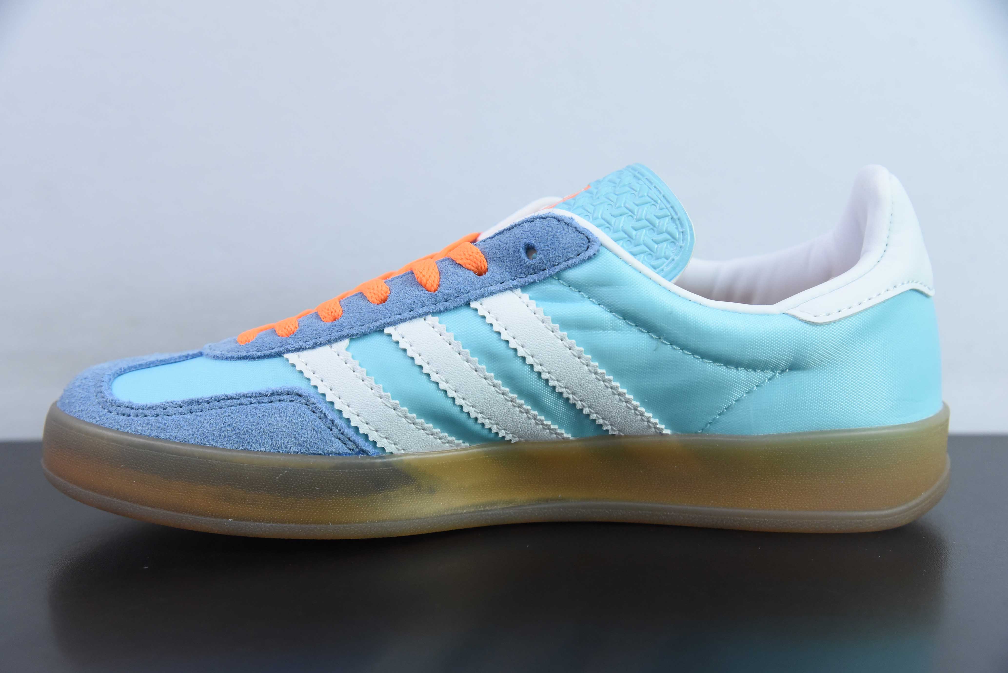 AD 오리지널스 가젤 인도어 샴록 캐주얼 미끄럼 방지 로우탑 보드숏 아이템 번호: HQ9017 사이즈: 35-45