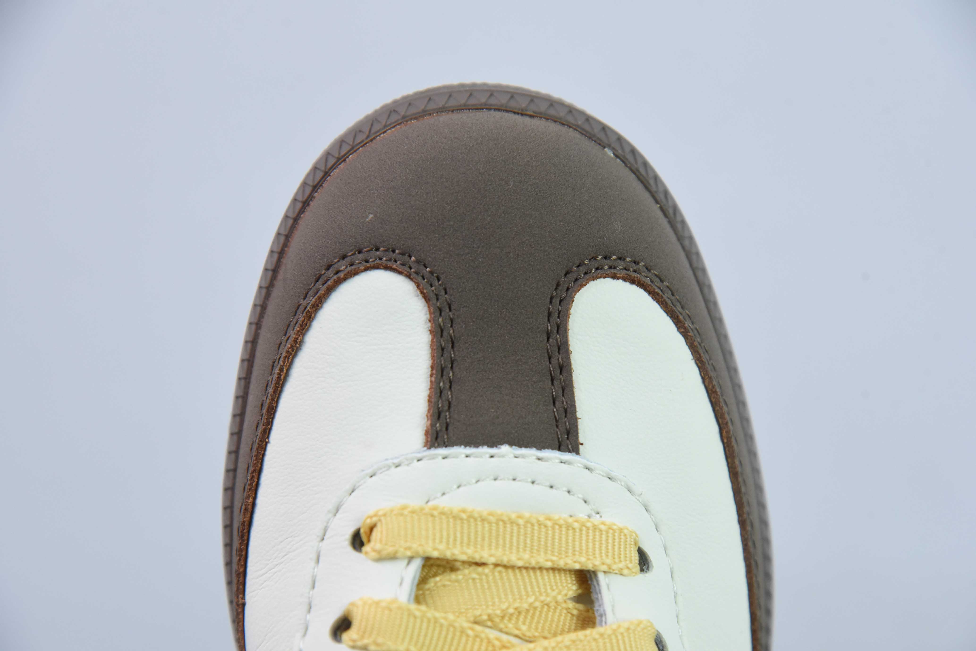 아디다스 오리지널스 삼바 OG 삼바 시리즈 신사 축구 스타일 로우탑 캐주얼 트레이너 아이템 번호: IE0875 사이즈: 36-40