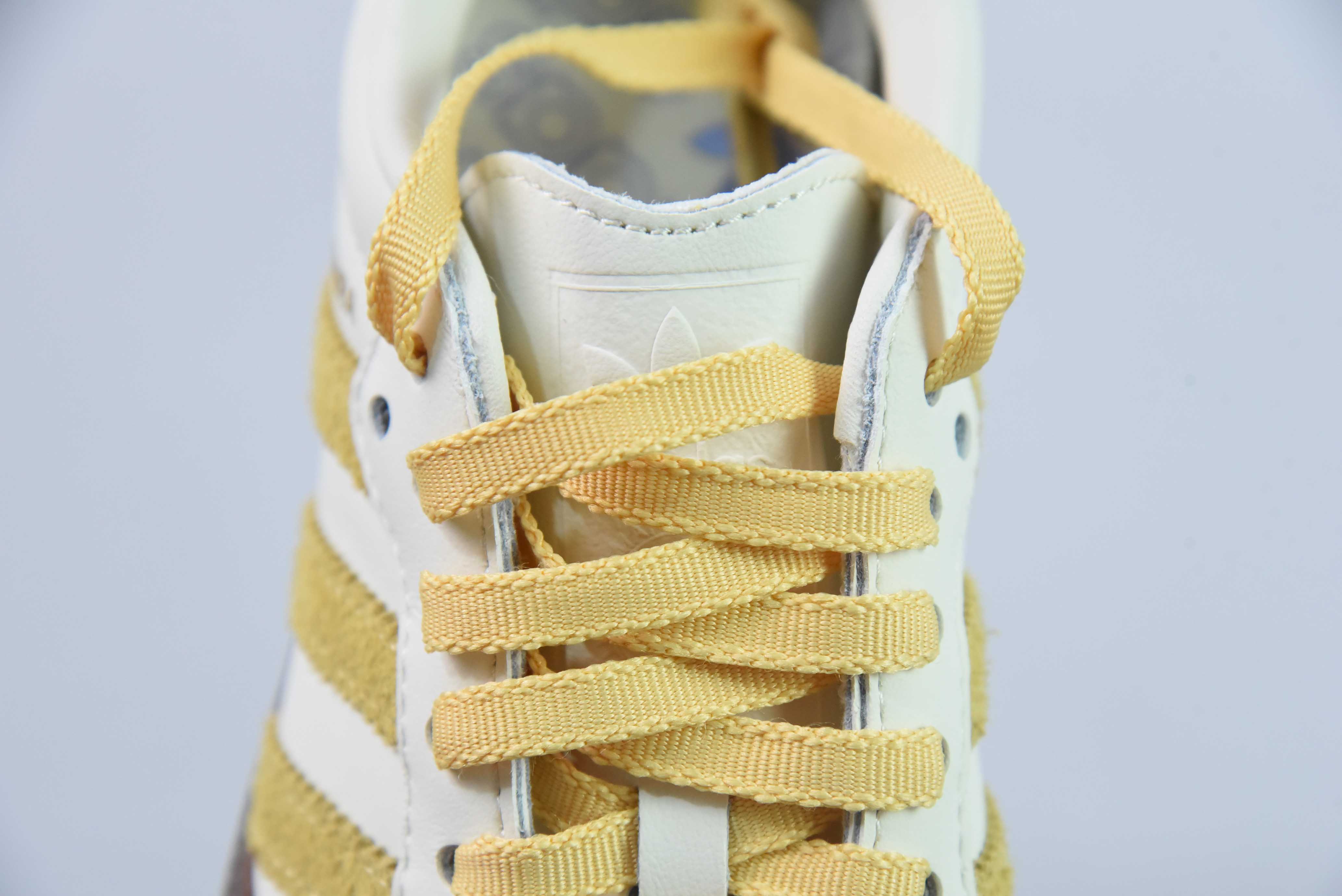 아디다스 오리지널스 삼바 OG 삼바 시리즈 신사 축구 스타일 로우탑 캐주얼 트레이너 아이템 번호: IE0875 사이즈: 36-40