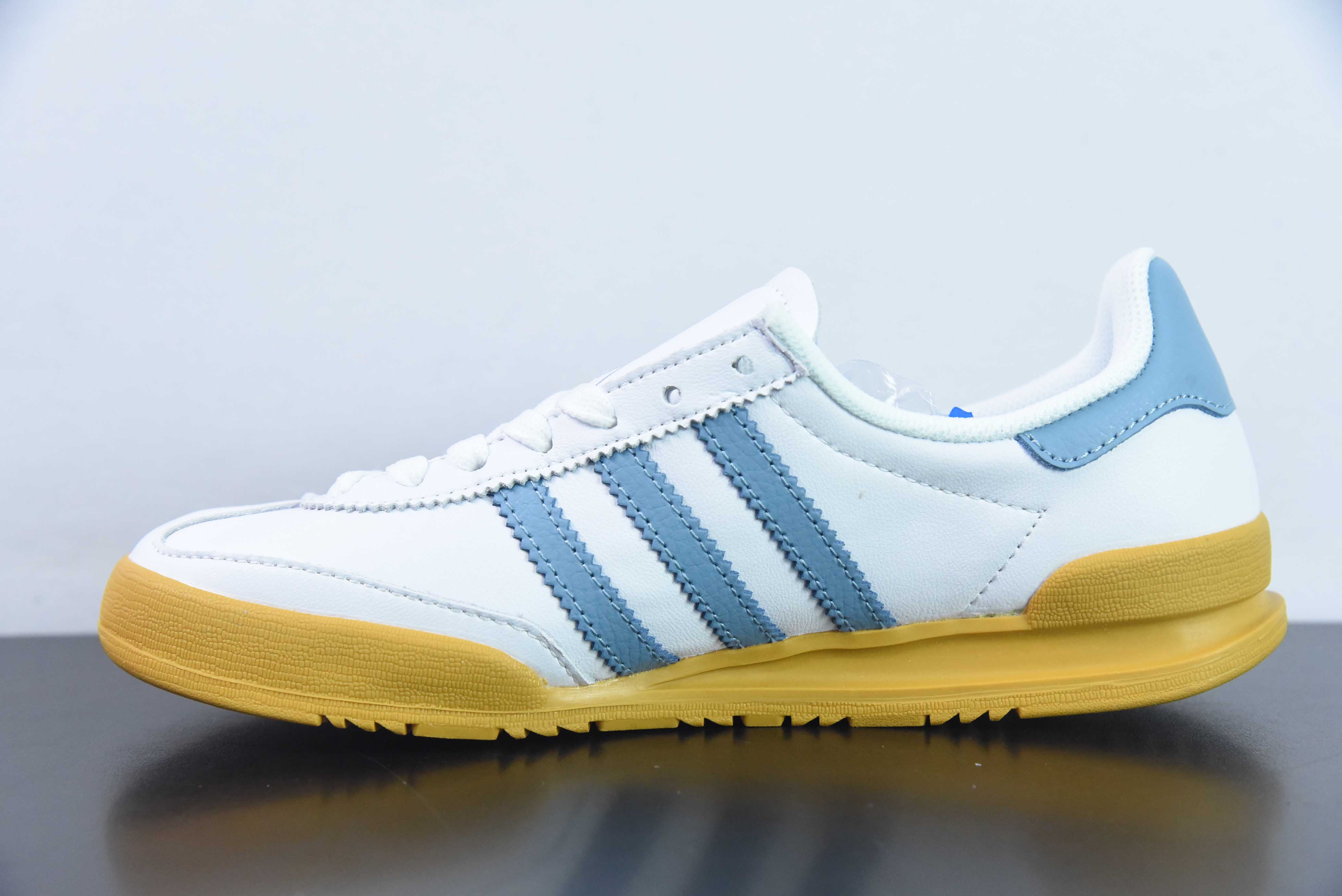 아디 AD 클로버 아디다스 오리지널스 진 로우 존스 시리즈 로우탑 레트로 트레이닝 모럴 트레이닝 스타일의 다목적 캐주얼 스포츠 조깅화 아이템 번호: F36114 사이즈: 36-45