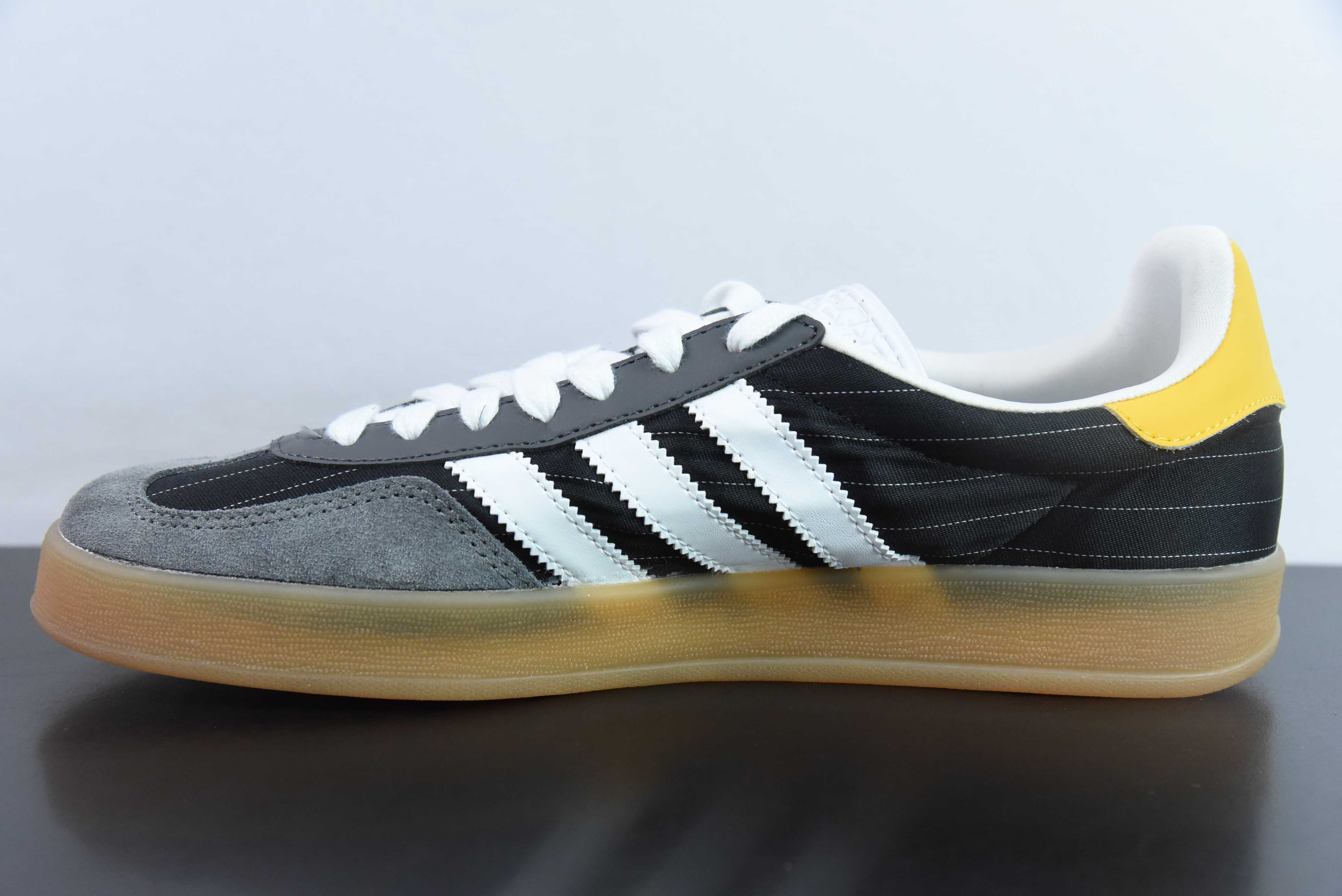 AD 오리지널 가젤 인도어 트레이너 가젤 인도어 슈즈 시리즈 로우탑 빈티지 다용도 캐주얼 운동화 블랙 그레이 IF9642 사이즈: 35.5-45