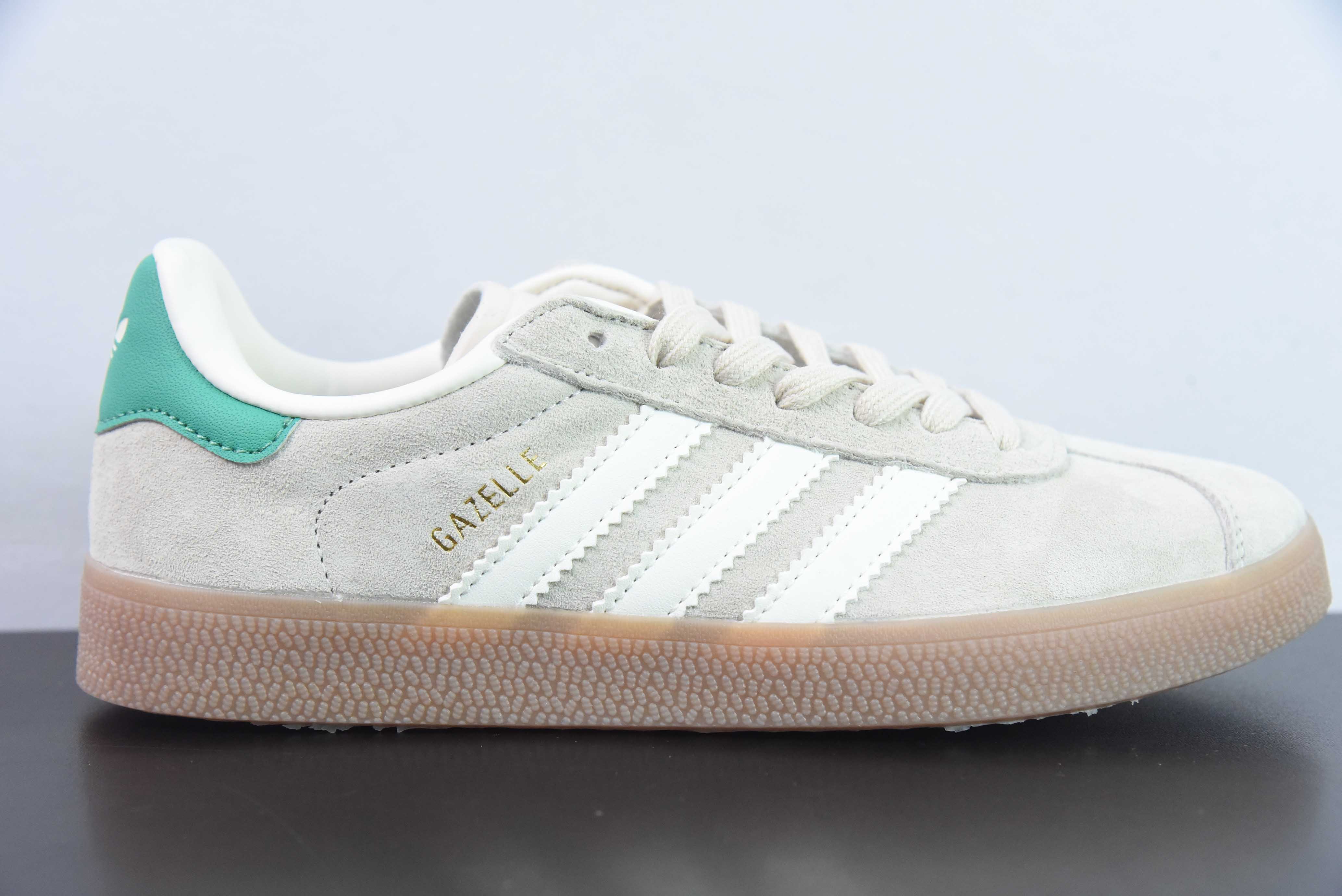 아디다스 오리지널스 가젤 클로버 캐주얼 미끄럼 방지 착용 로우탑 플레이트 슈즈 아이템 번호: IF3235 사이즈: 36-45