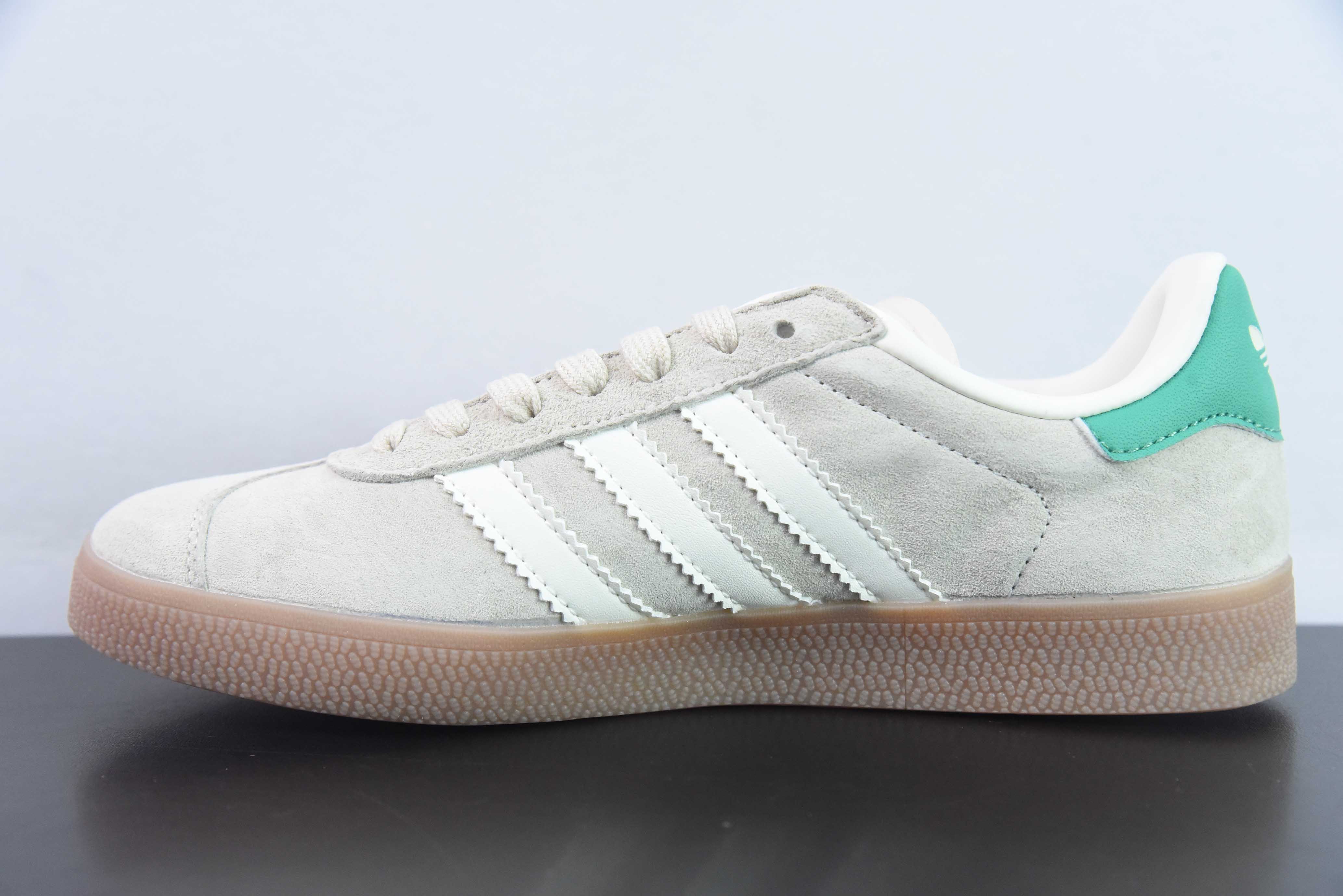 아디다스 오리지널스 가젤 클로버 캐주얼 미끄럼 방지 착용 로우탑 플레이트 슈즈 아이템 번호: IF3235 사이즈: 36-45