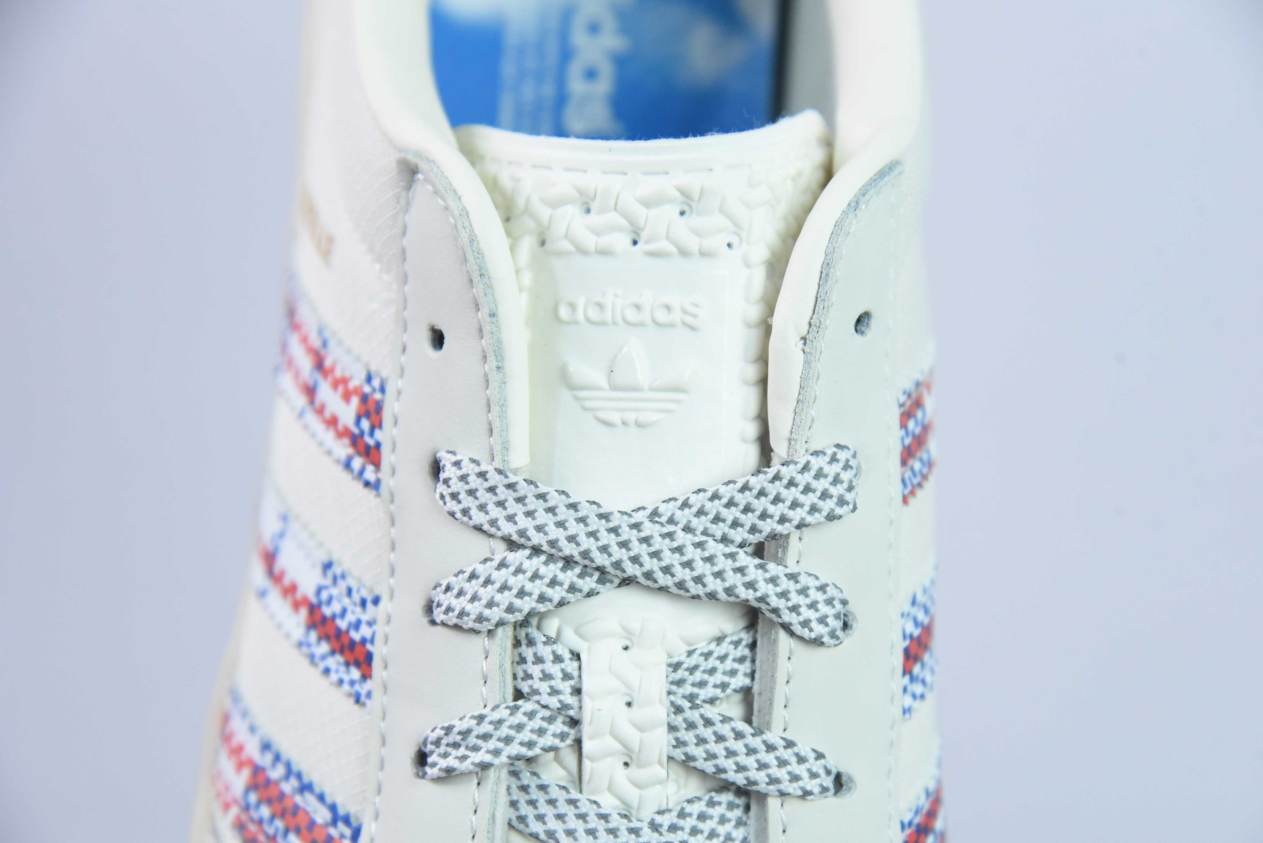 아디다스 오리지널 가젤 인도어 W 빈티지 캐주얼 애슬레틱 더비 스타일 보드화 아이템 번호: IH7608 사이즈: 35-45