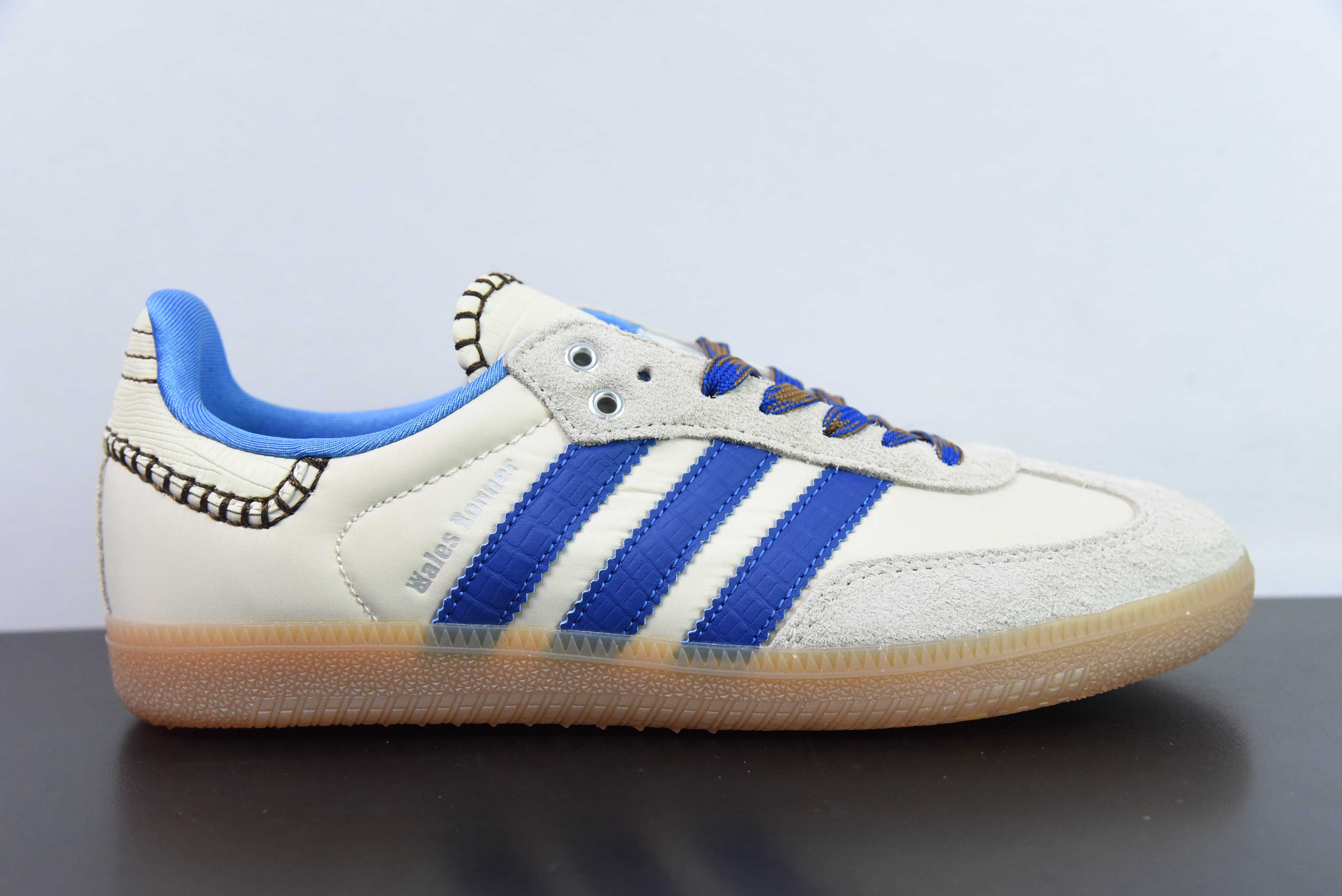 아디다스 클로버 삼바 로우탑 보드쇼츠 화이트 및 블루 생고무 밑창 아이템: IH7756 사이즈: 36 36.5 37 38 38.5 39 40 40.5 41 42 42.5 43 44 45