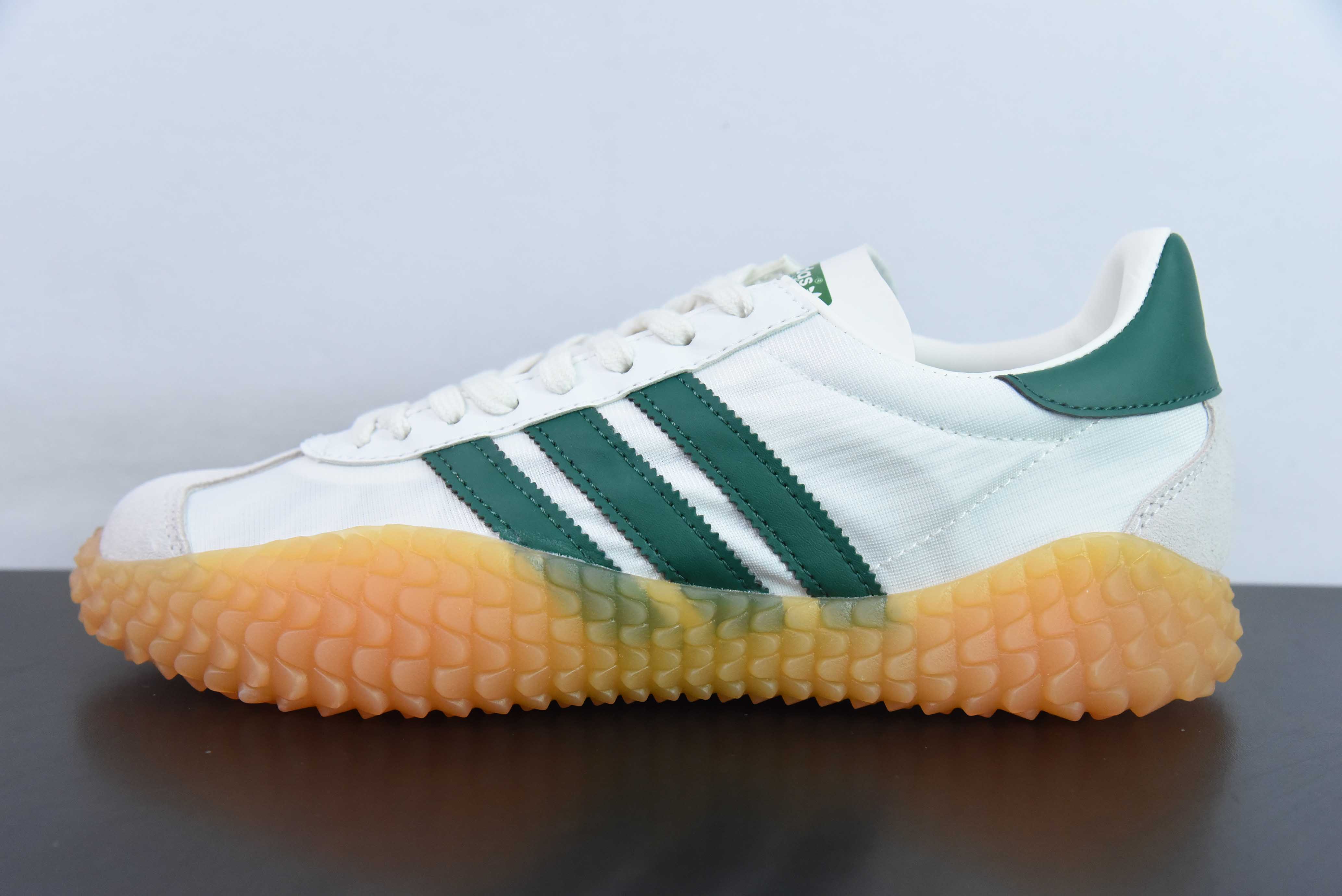 AD 오리지널스 컨트리 X 카만다 믹스드 컬렉션 옥토퍼스 롤솔 레트로 쏘우투스 캐주얼 운동화 아이템 번호 : G26797 사이즈 : 36-45