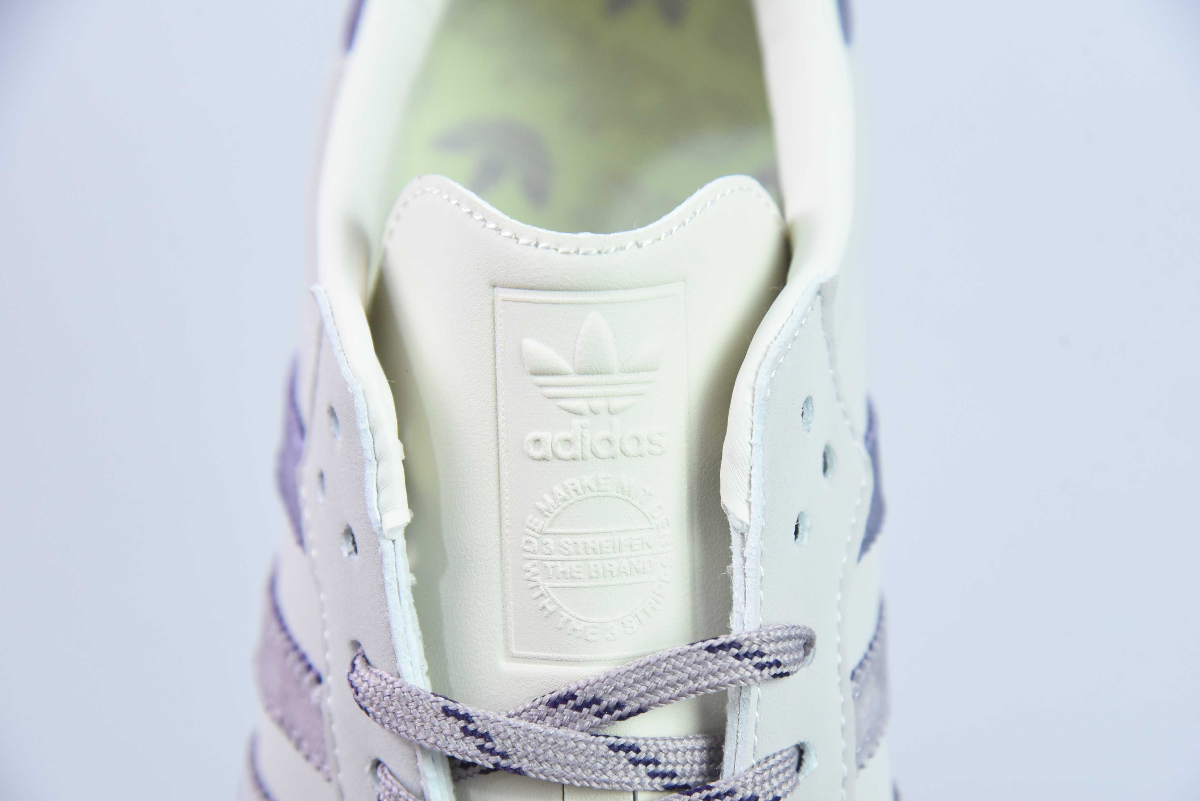 아디다스 오리지널스 삼바 OG 삼바 시리즈 신사 독일 트레이닝 축구 스타일 백 로우탑 캐주얼 트레이너 IE0875 사이즈: 36-45