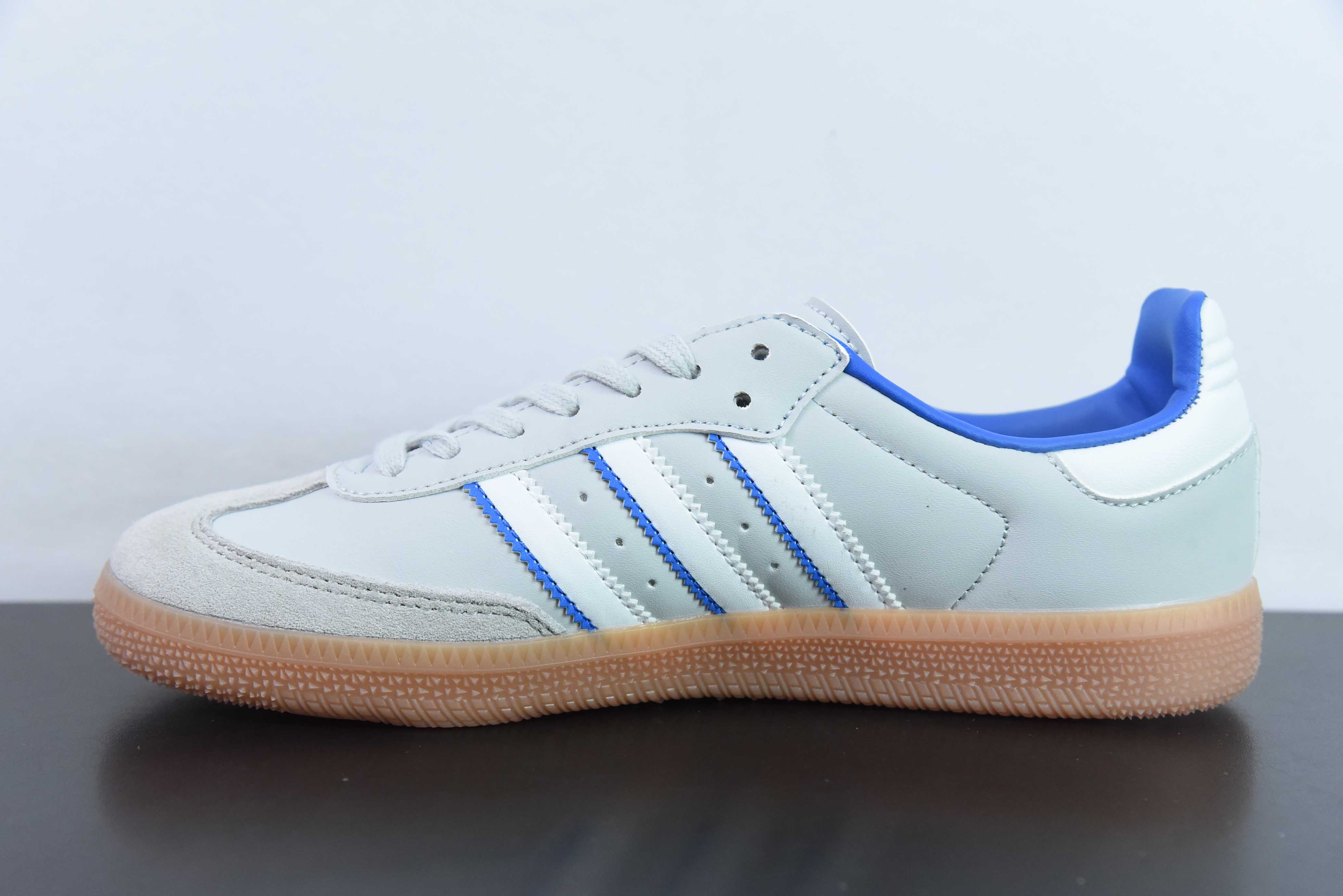 아디다스 오리지널스 삼바 OG 삼바 OG 축구 스타일 로우탑 캐주얼 스니커즈 ID1478 사이즈: 36-45