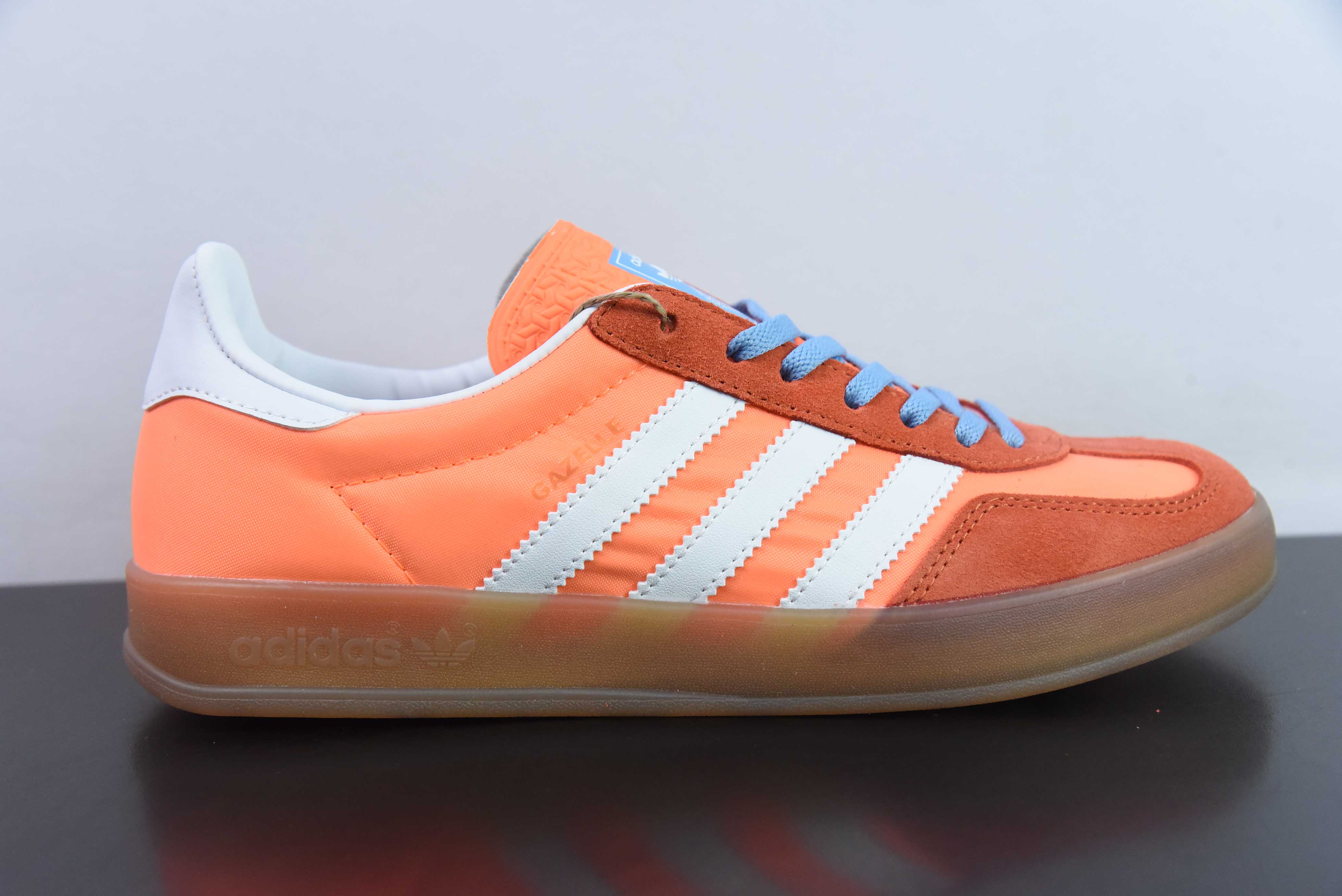 AD 오리지널스 가젤 실내 클로버 레트로 캐주얼 슬립 방지 로우탑 보드 슈즈 HQ9016 사이즈: 35-45