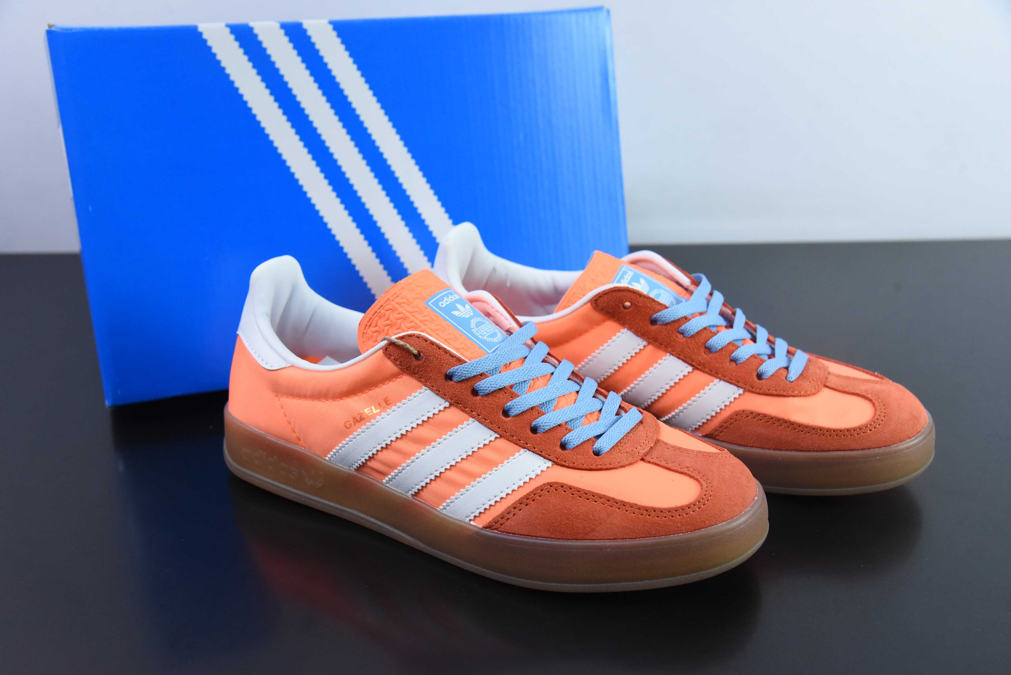 AD 오리지널스 가젤 실내 클로버 레트로 캐주얼 슬립 방지 로우탑 보드 슈즈 HQ9016 사이즈: 35-45