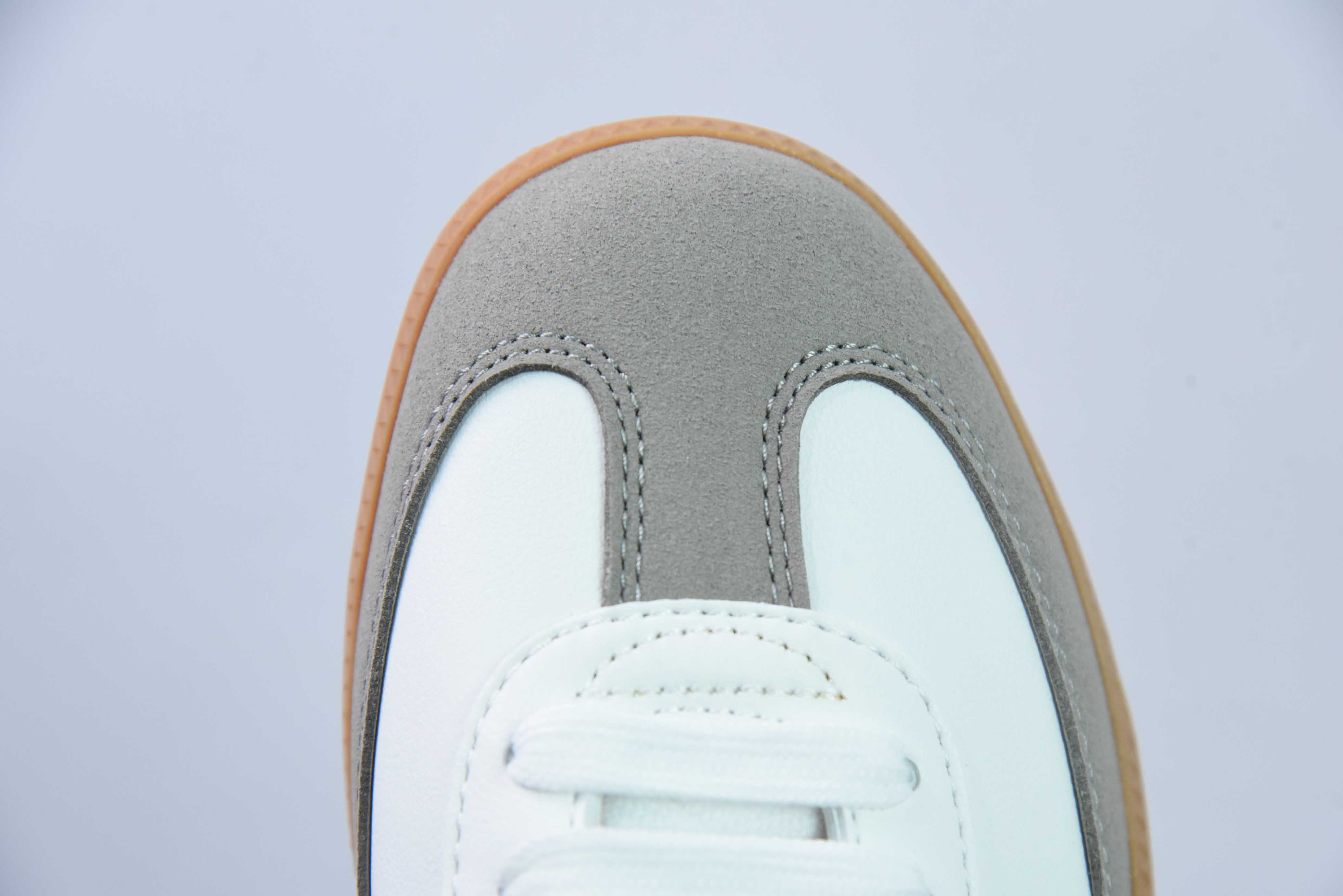 아디다스 오리지널스 가젤 인도어 화이트 그레이 아이템 번호: ID2865 사이즈: 35-46