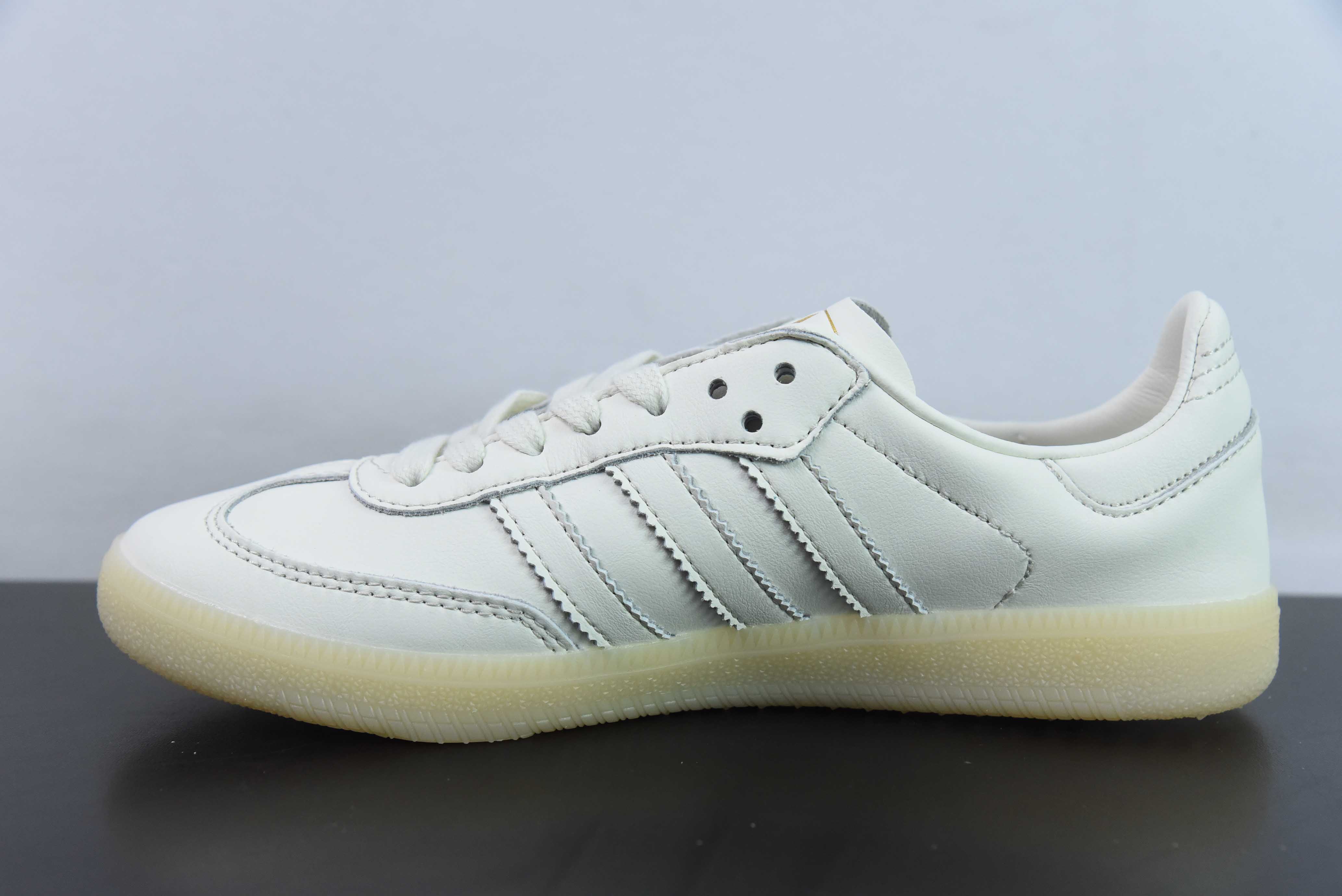 아디다스 클로버 아디다스 오리지널스 삼바 데콘 편안하고 다재다능한 화이트 아이템 번호: IG6171 사이즈: 35-45