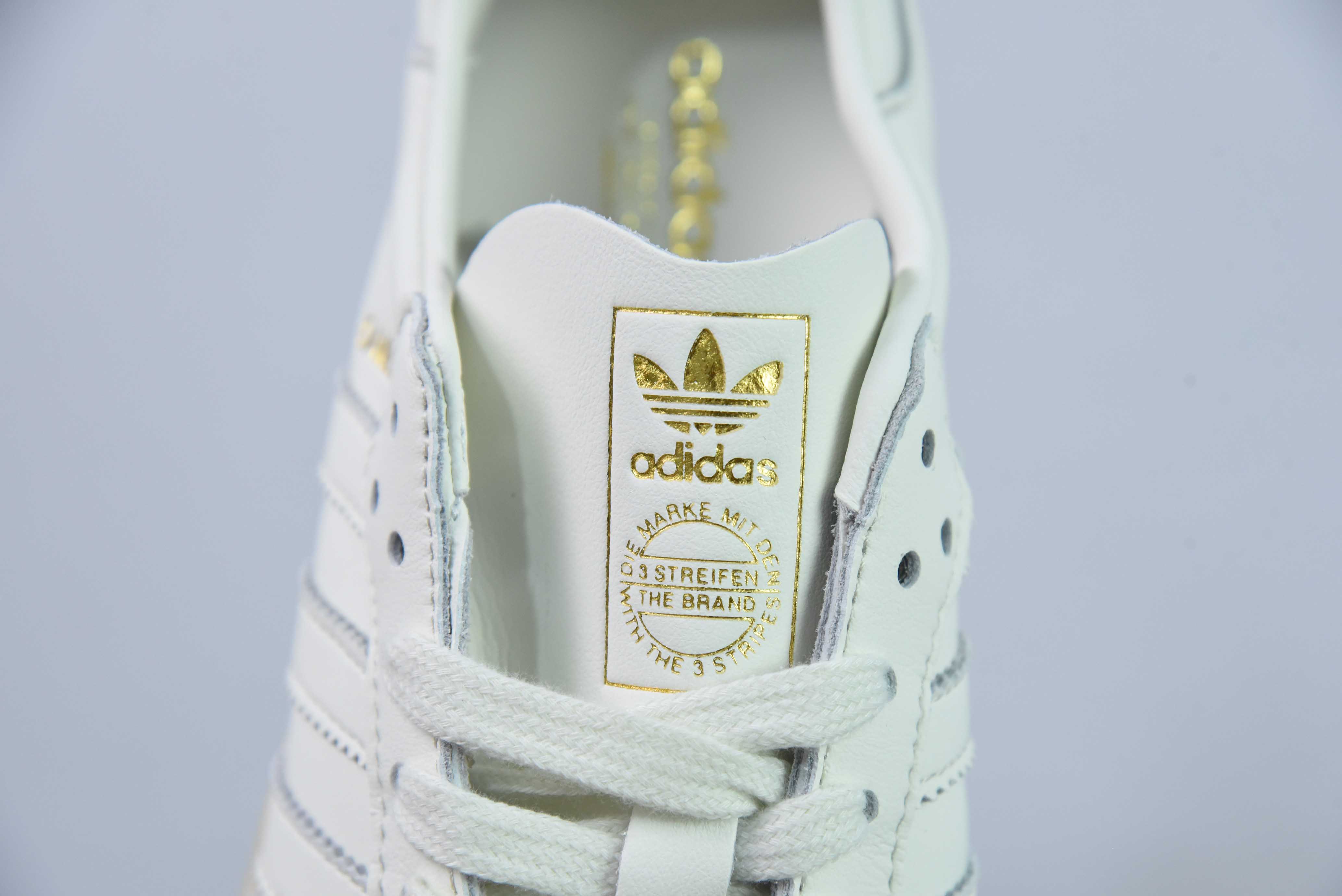 아디다스 클로버 아디다스 오리지널스 삼바 데콘 편안하고 다재다능한 화이트 아이템 번호: IG6171 사이즈: 35-45