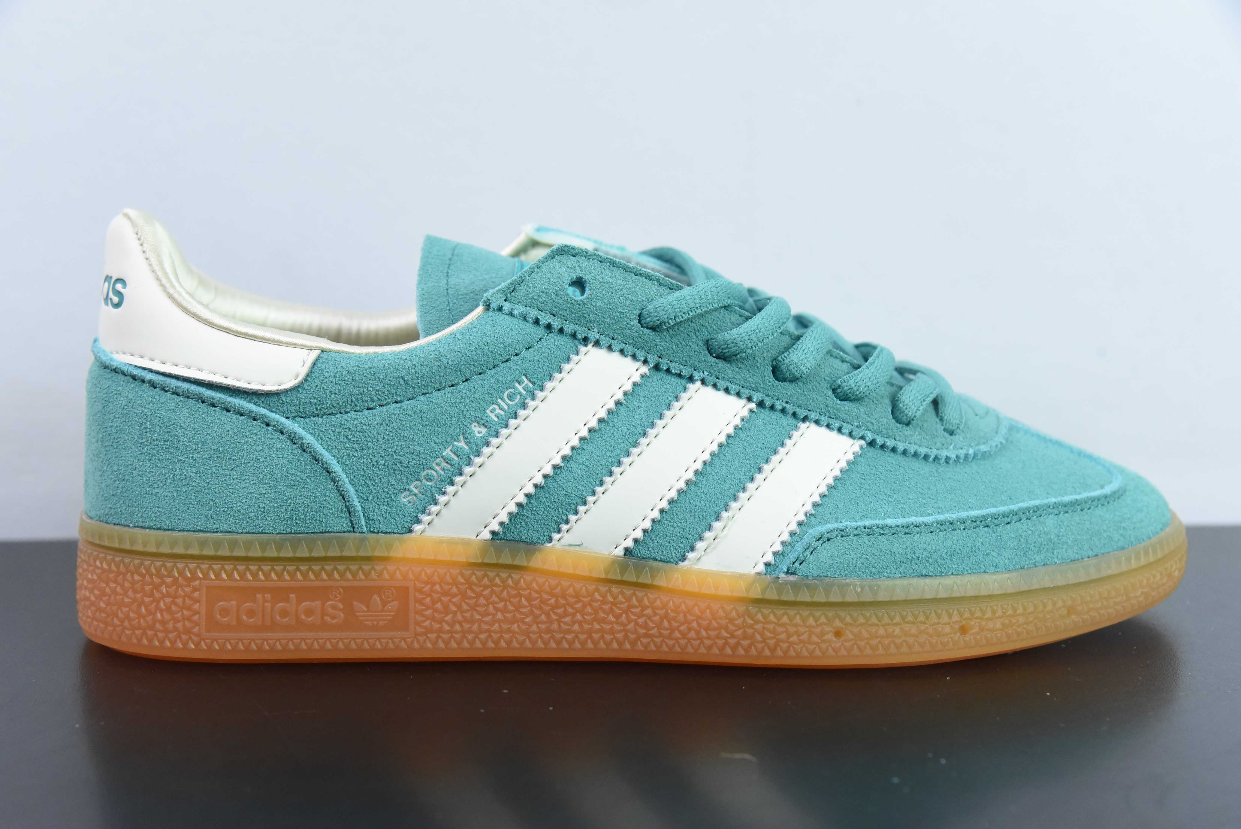 아디다스 핸드볼 스페시알 아디다스 클래식 빈티지 캐주얼 보드 슈즈 아이템 번호: IH2148 사이즈: 36-45