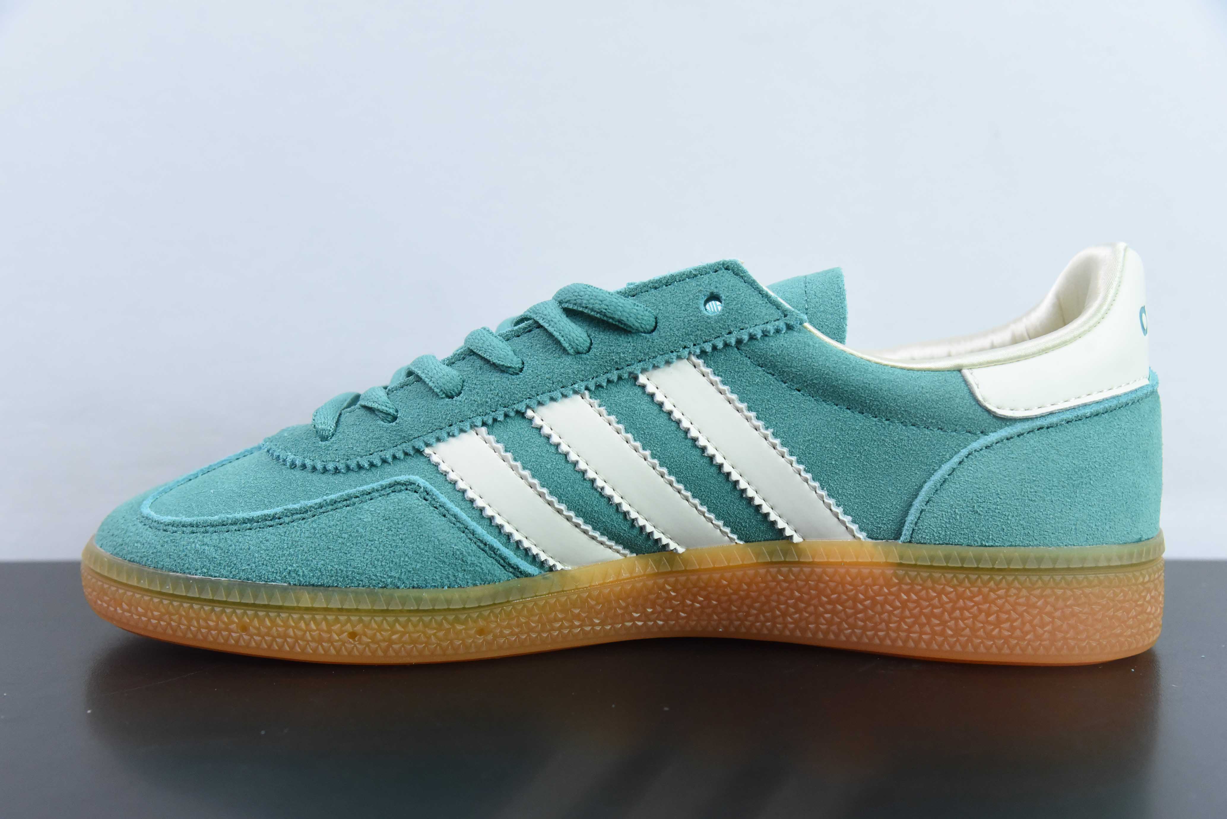 아디다스 핸드볼 스페시알 아디다스 클래식 빈티지 캐주얼 보드 슈즈 아이템 번호: IH2148 사이즈: 36-45